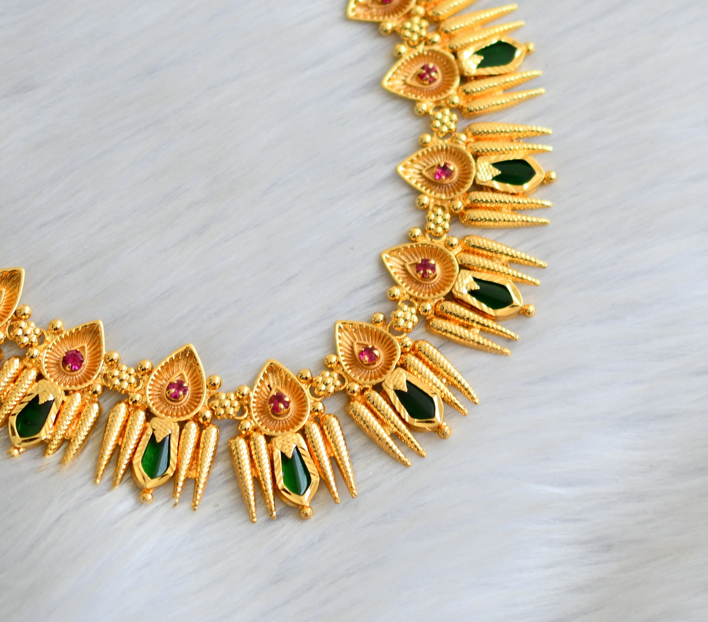 Gold tone pink stone green nagapadan mulla mottu Kerala style necklace set dj-41150