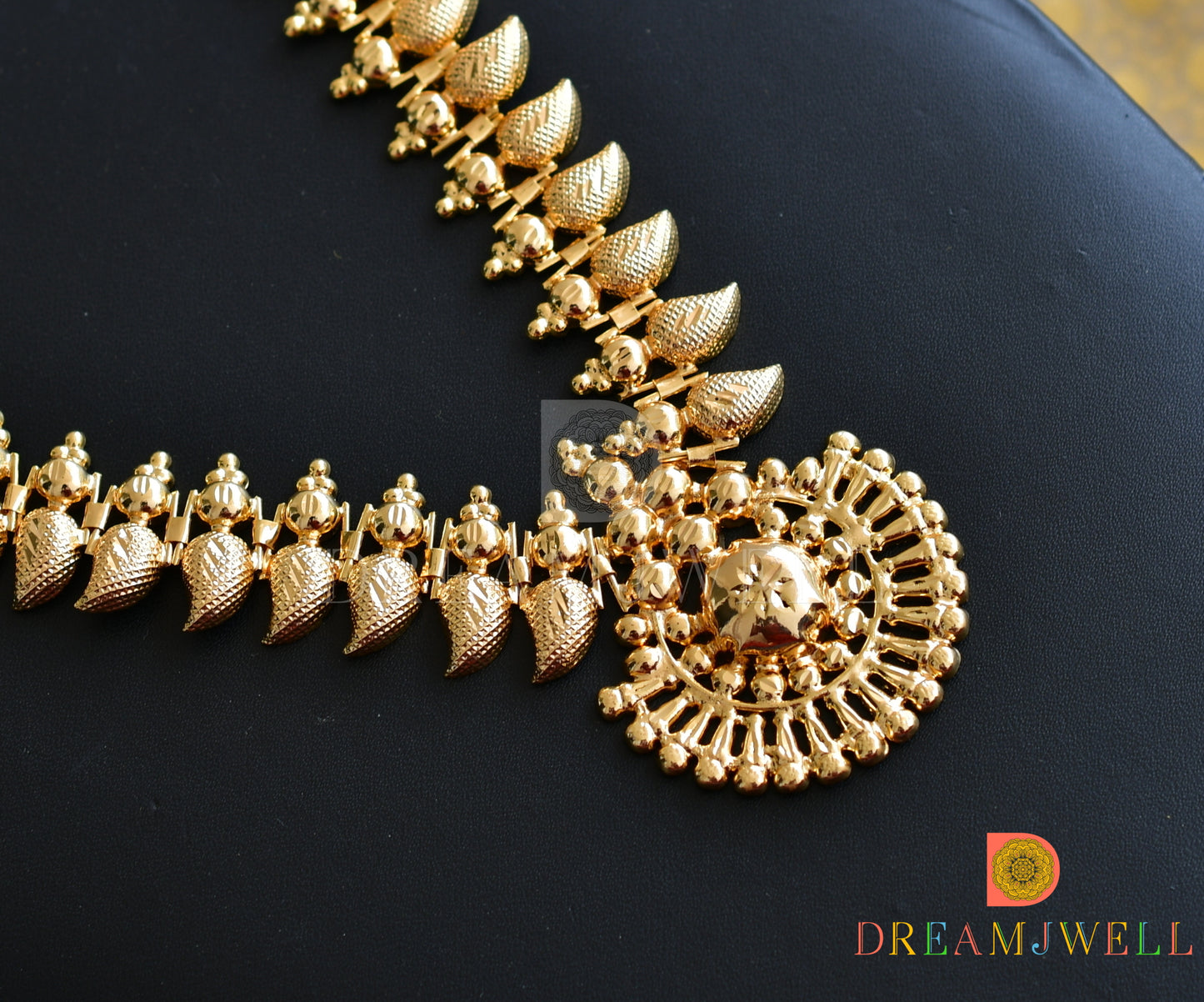 Gold tone Mango Kerala style haar dj-37205