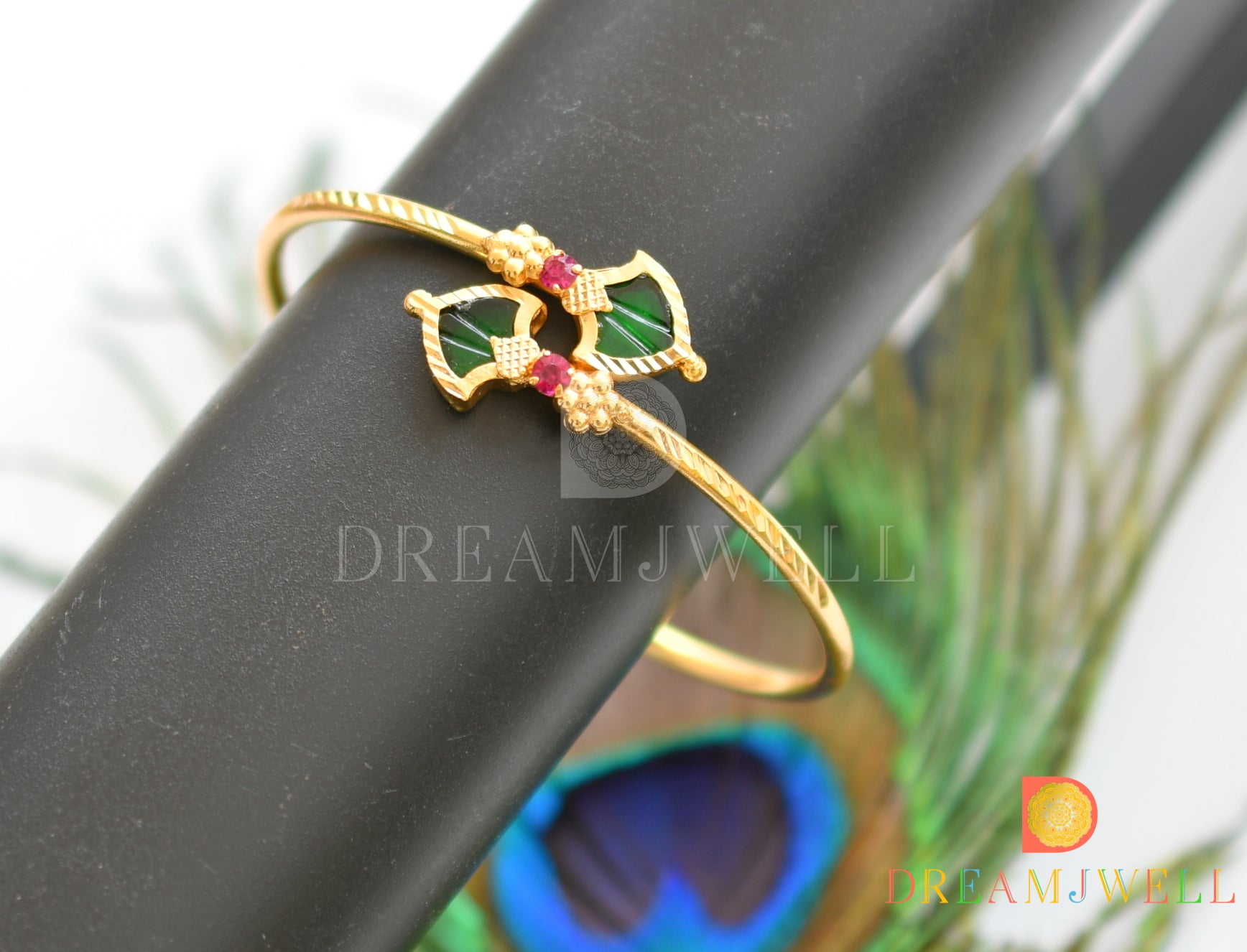 DREAMJWELL - Beautiful Gold Tone Green Palakka Mango Designer Bangle D –  dreamjwell