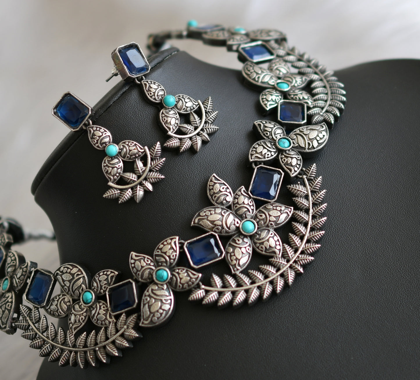 Oxidised silver tone blue-sky blue stone necklace set dj-41501