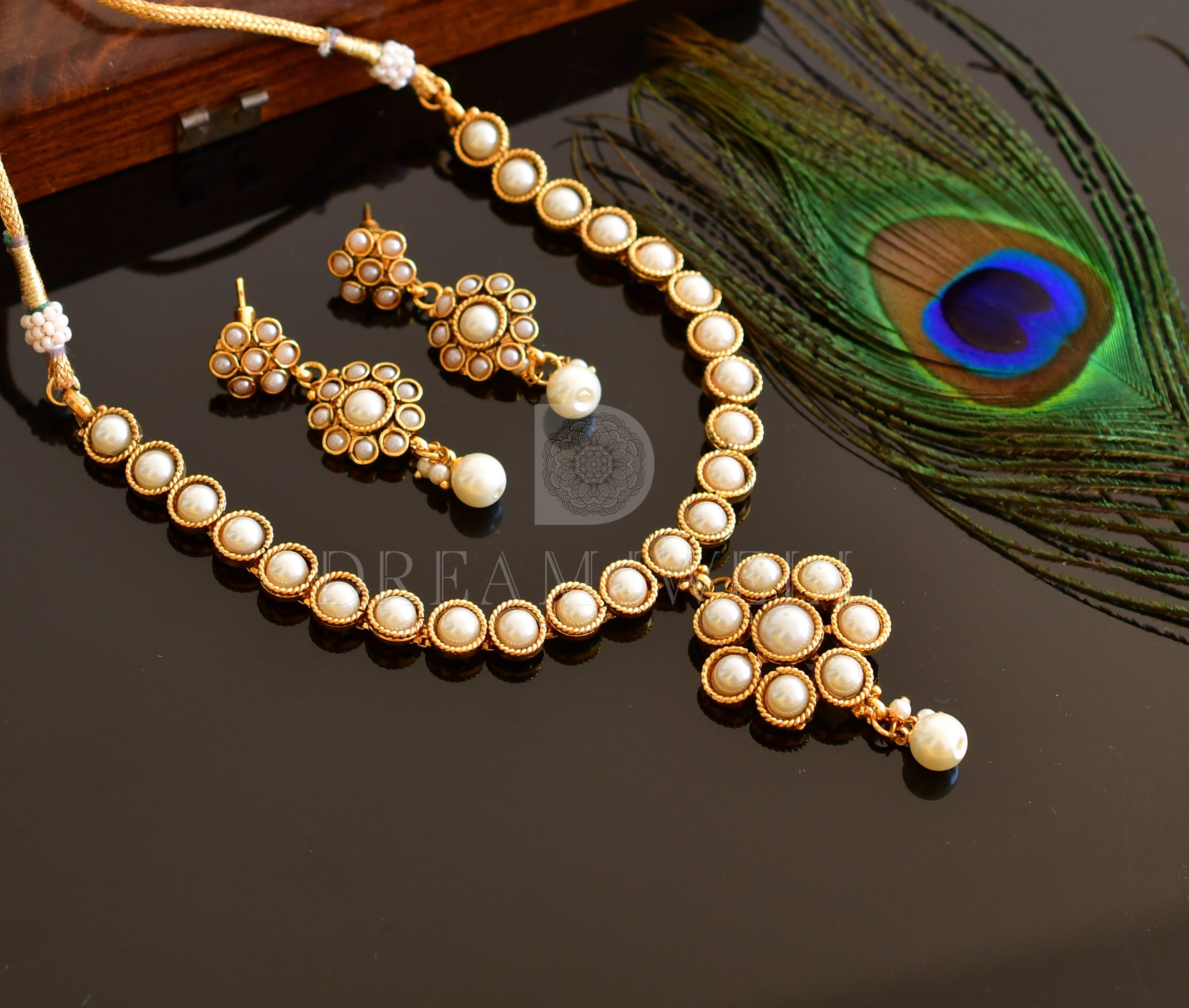 A vintage cultured pearl double-row necklace with 9ct gold clasp in Antique  Necklaces