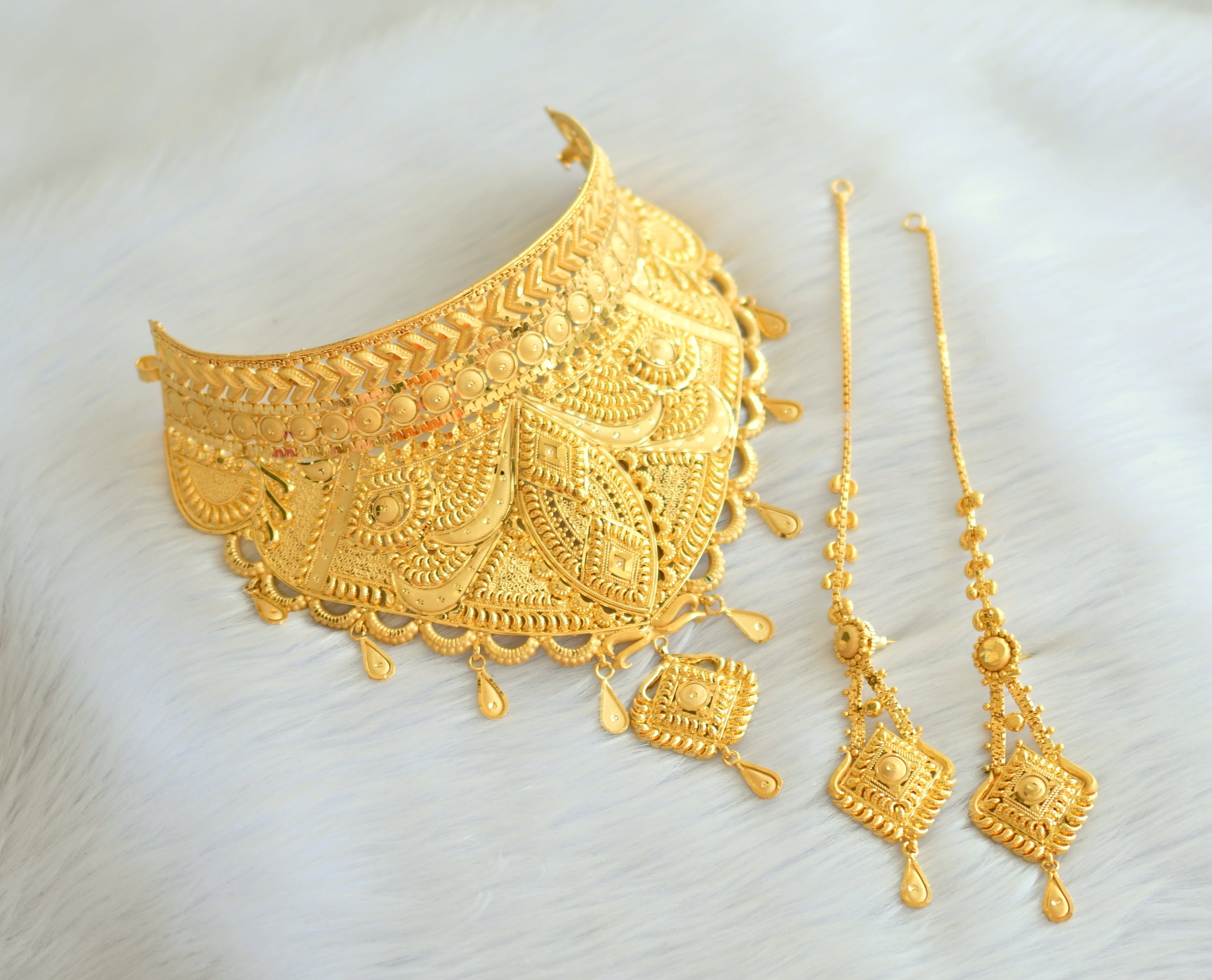 Beautifully Designed Gold Polish Necklace Set With Jhumka