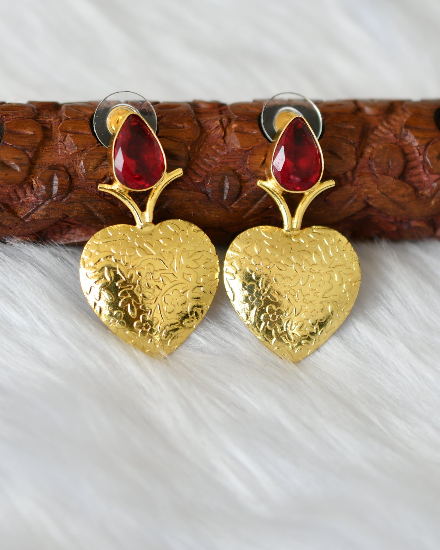 Gold tone red stone heart earrings dj-38809