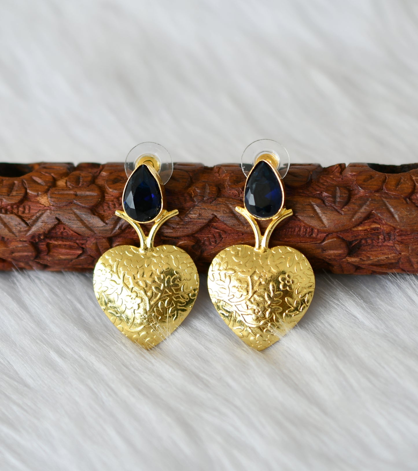 Gold tone blue stone heart earrings dj-38810