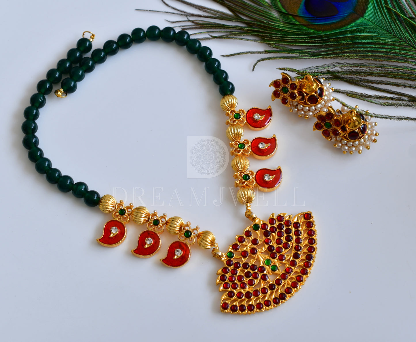 Gold tone kemp-green handmade temple necklace set dj-15937