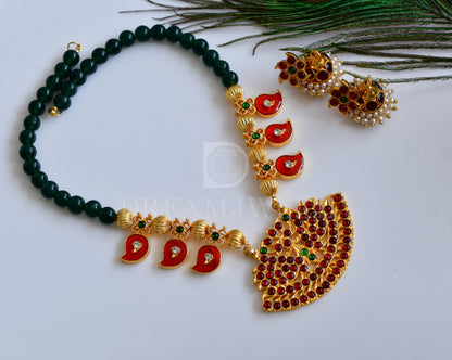 Gold tone kemp-green handmade temple necklace set dj-15937