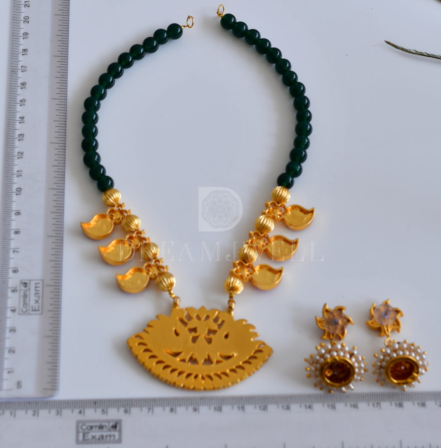 Gold tone kemp-green handmade temple necklace set dj-15937