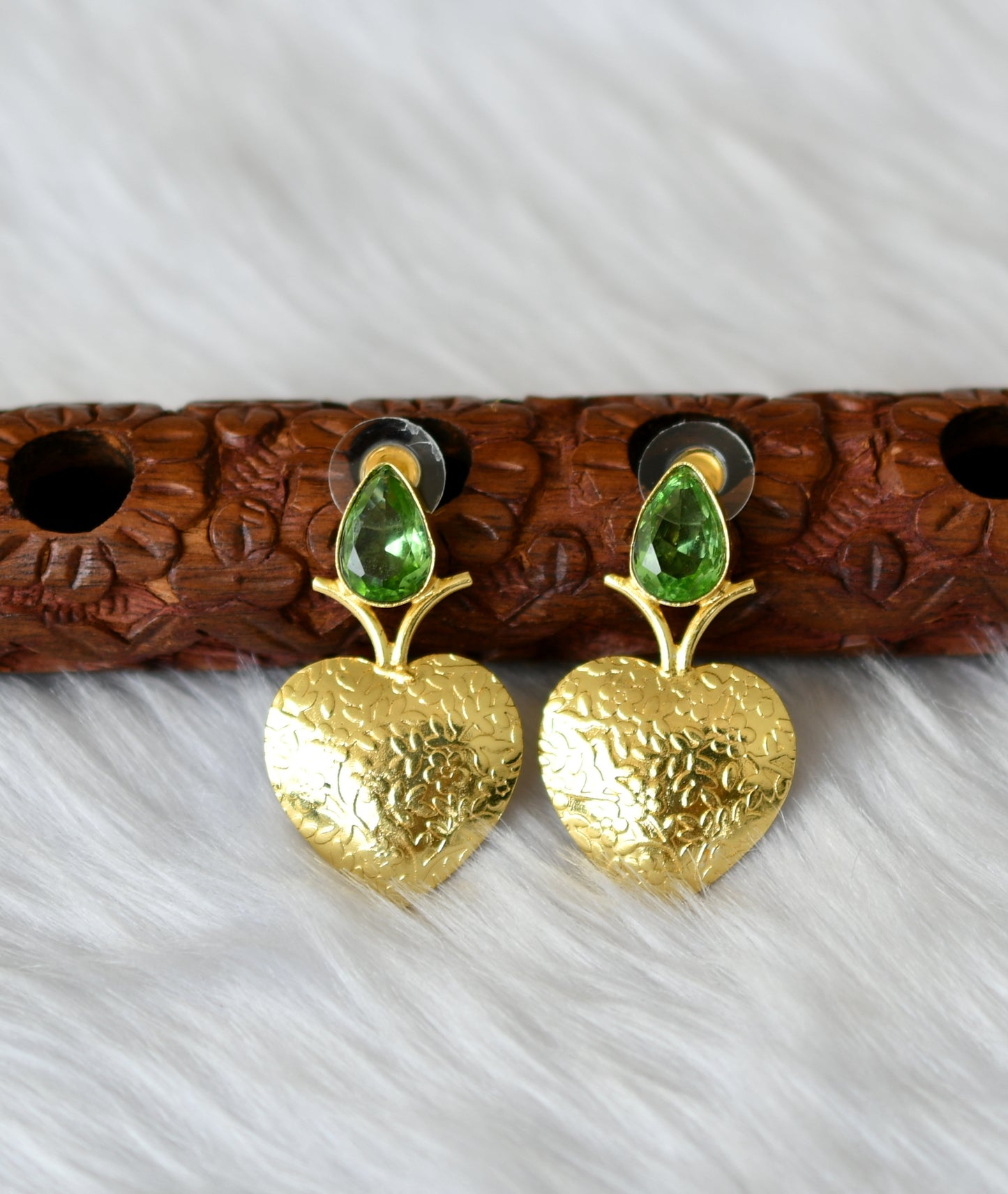 Gold tone sea green stone heart earrings dj-38815