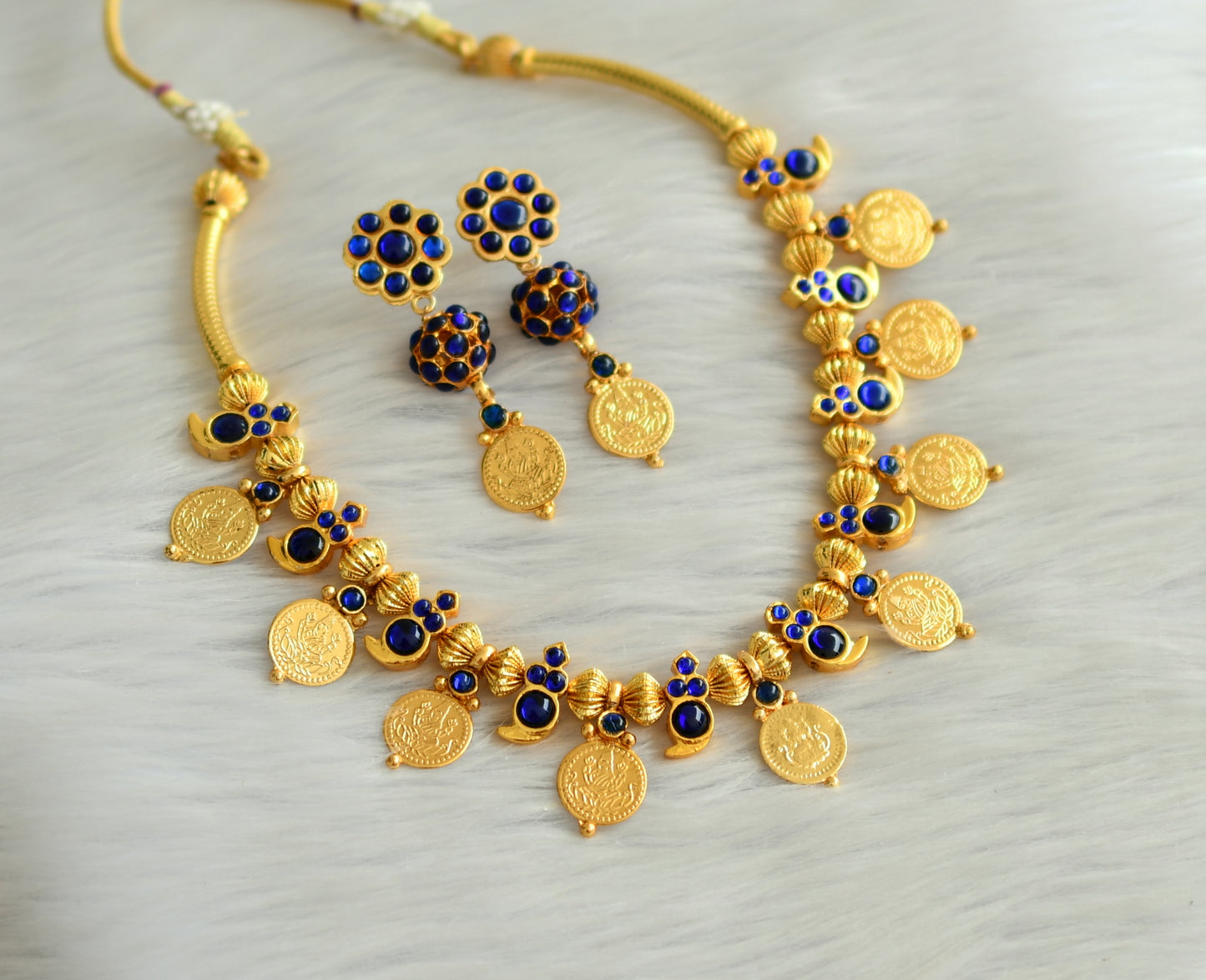 Gold tone blue mango lakshmi coin kemp necklace set dj-19418