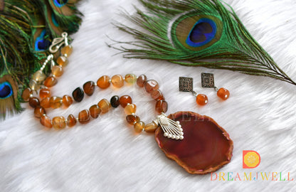 Silver tone sliced agate pendant with brown onyx beads necklace set dj-38011