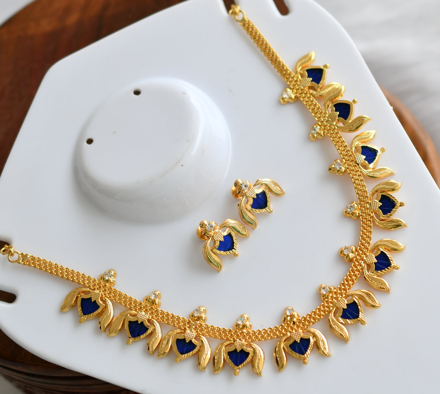 Gold tone lotus palakka blue Kerala style necklace set dj-38851