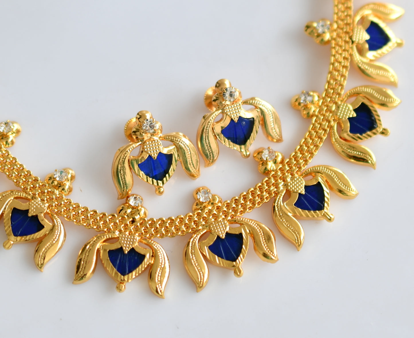 Gold tone lotus palakka blue Kerala style necklace set dj-38851