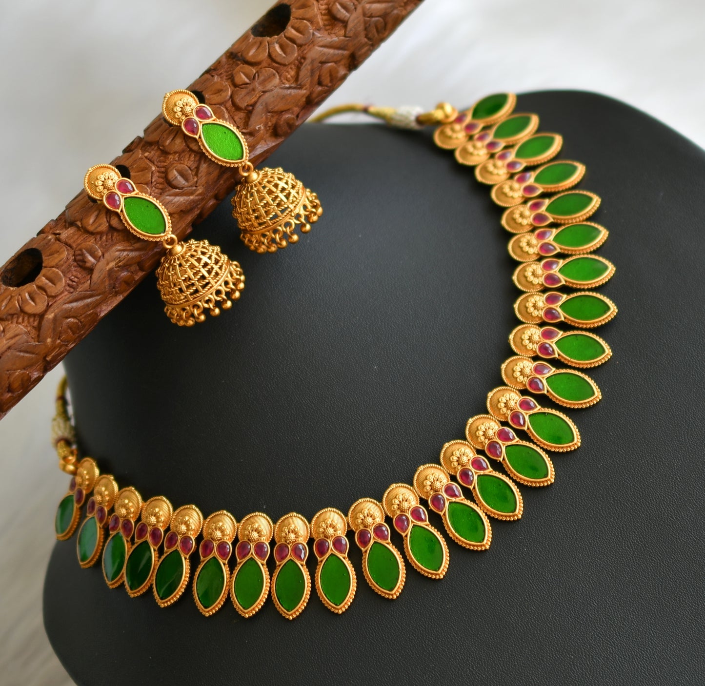 Matte finish red stone green marquise Kerala style necklace set dj-41575