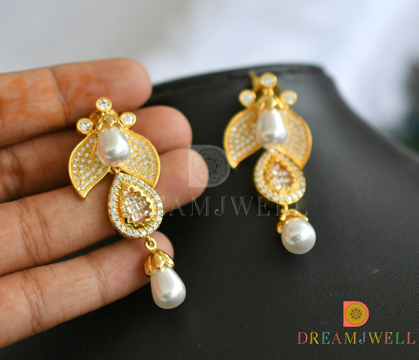 Gold finish cz pearl designer necklace set dj-14790