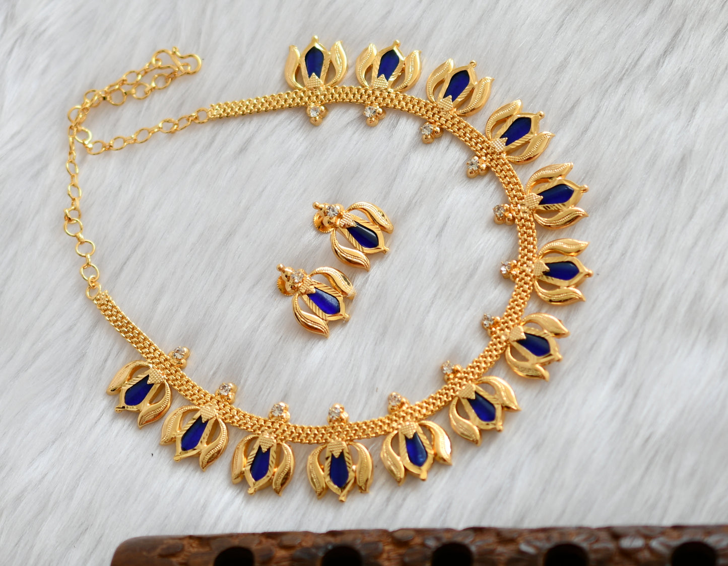 Gold tone blue nagapadam Lotus Kerala style necklace set dj-38904