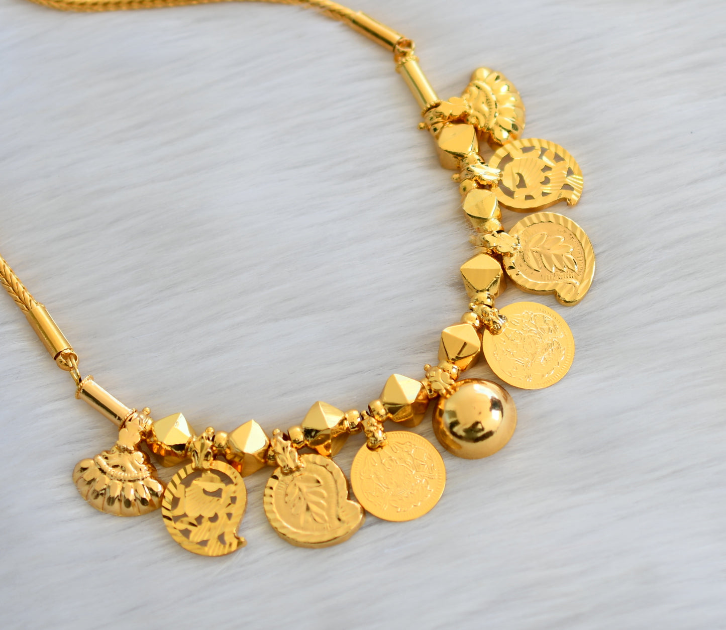 Gold tone Lakshmi coin mango Bottu mangalyam dj-40274