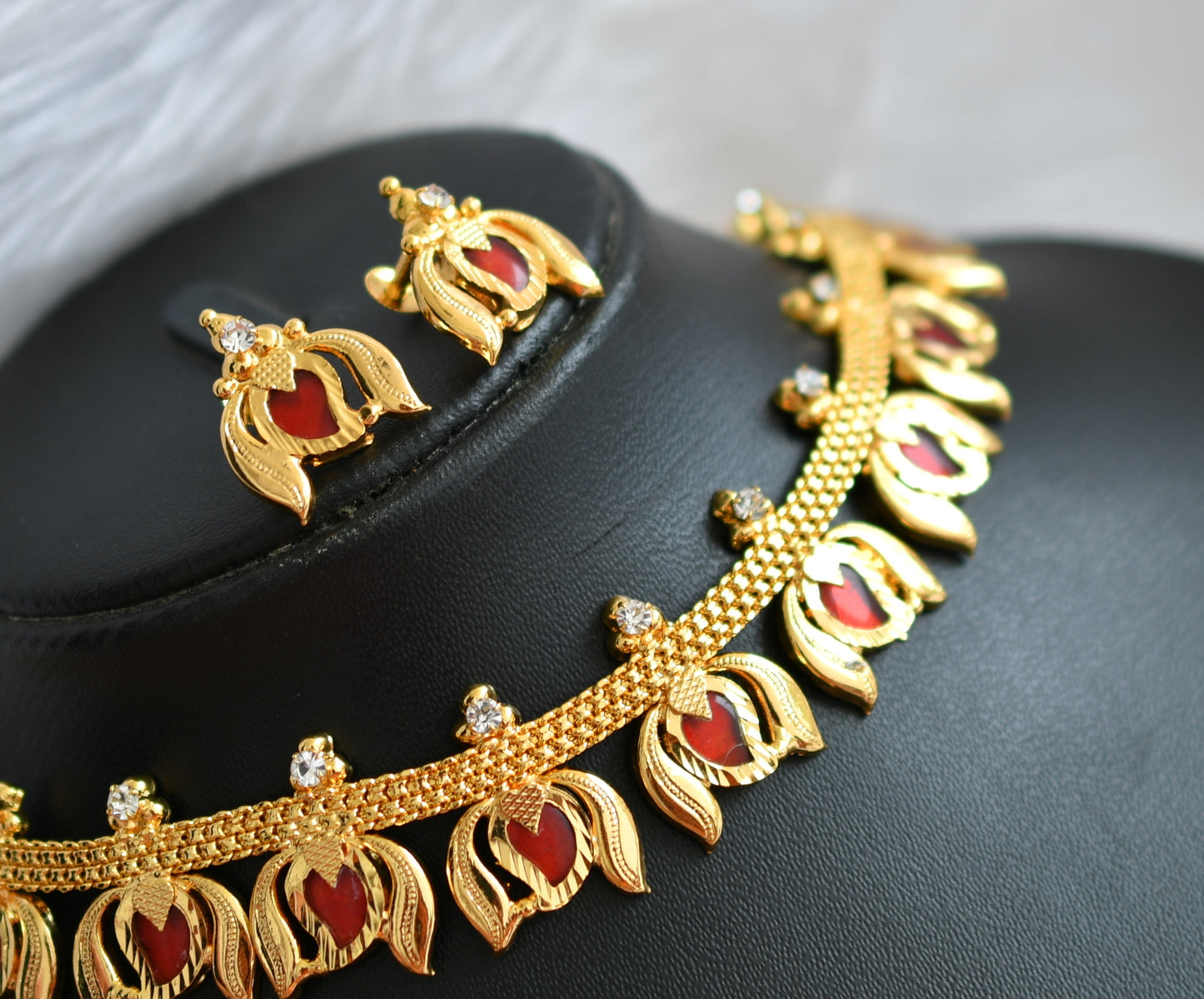 Gold tone red mango-Lotus Kerala style necklace set dj-38907