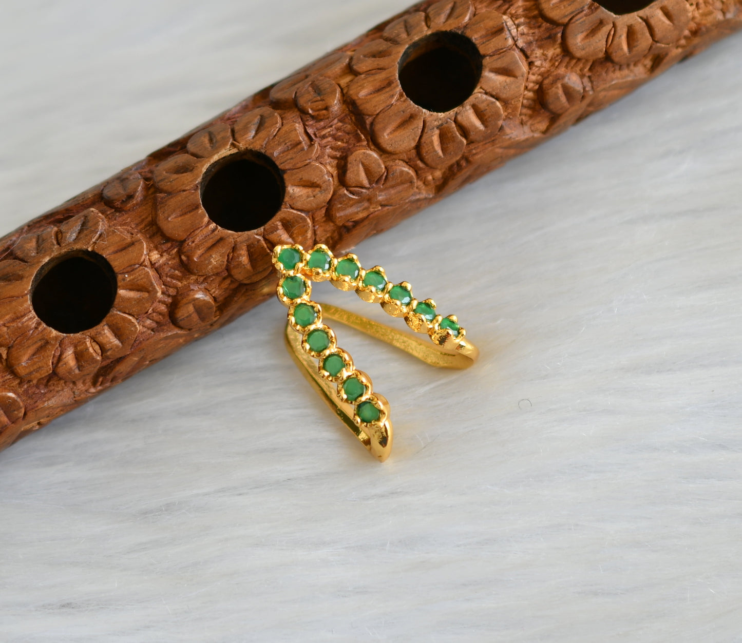 Gold tone green stone vanki finger ring dj-41633