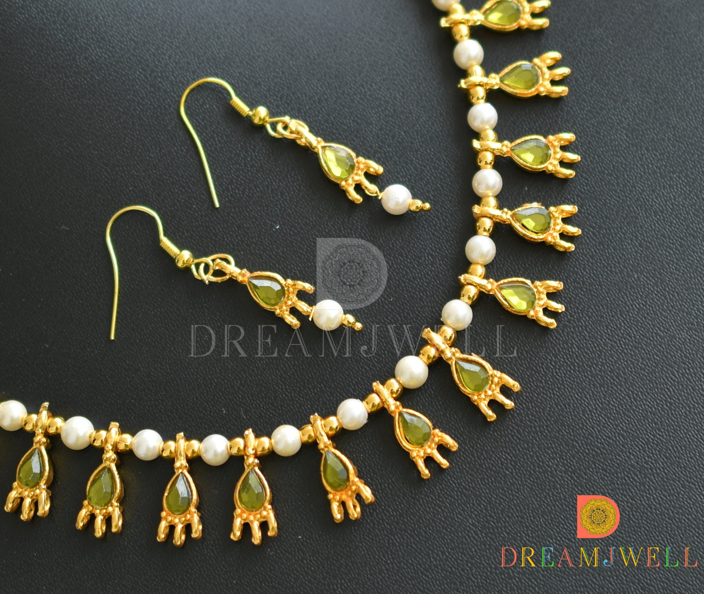 Gold tone peach green stone pearl hand made necklace set dj-37343