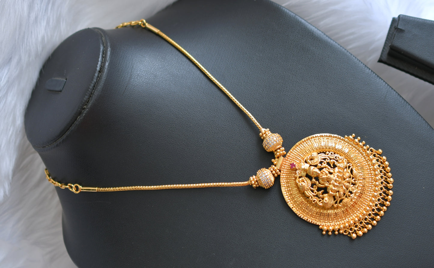 Gold tone white stone Lakshmi round pendant necklace dj-38899