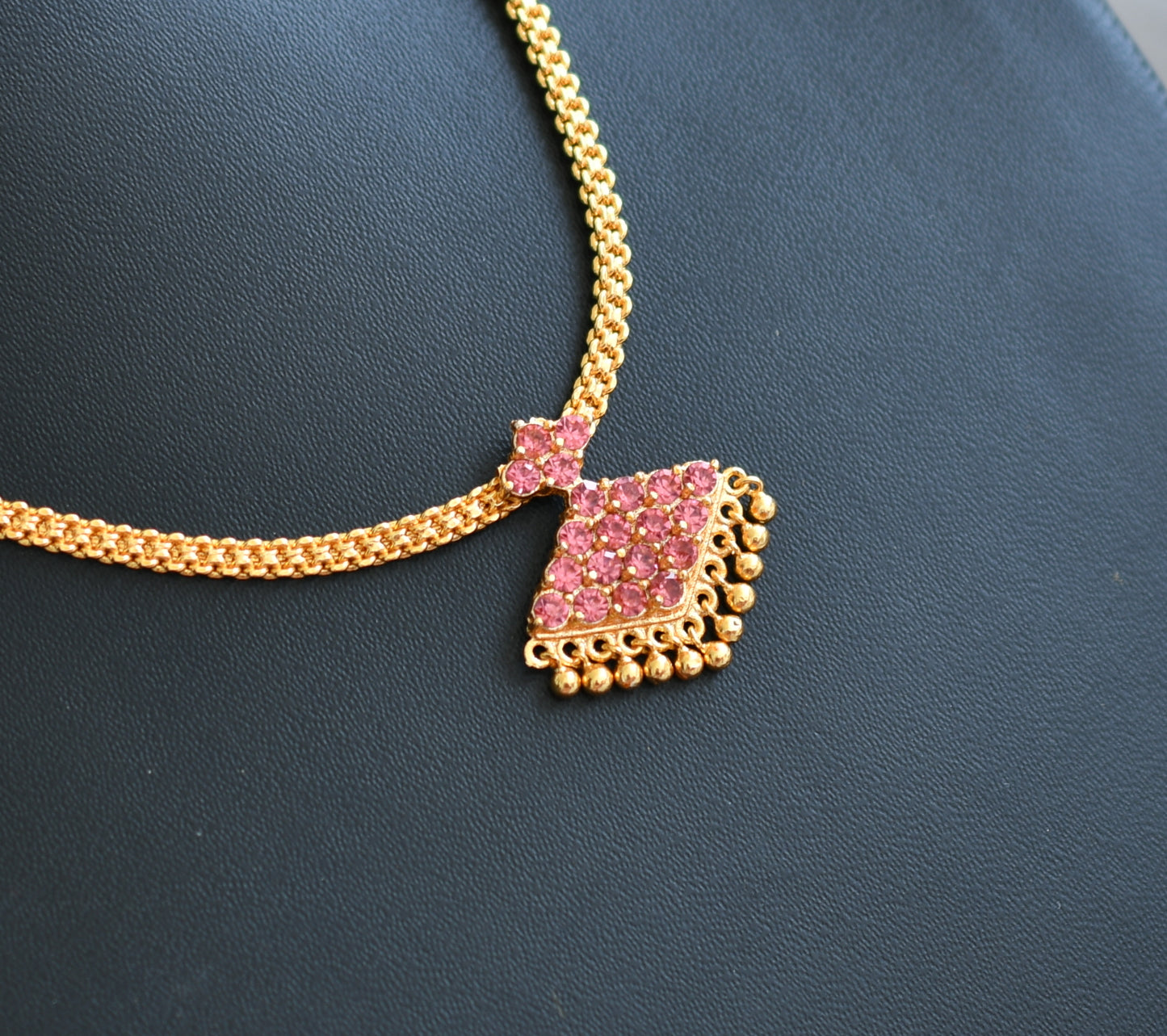 Gold tone Kerala style baby pink stone pathakkam necklace dj-38889