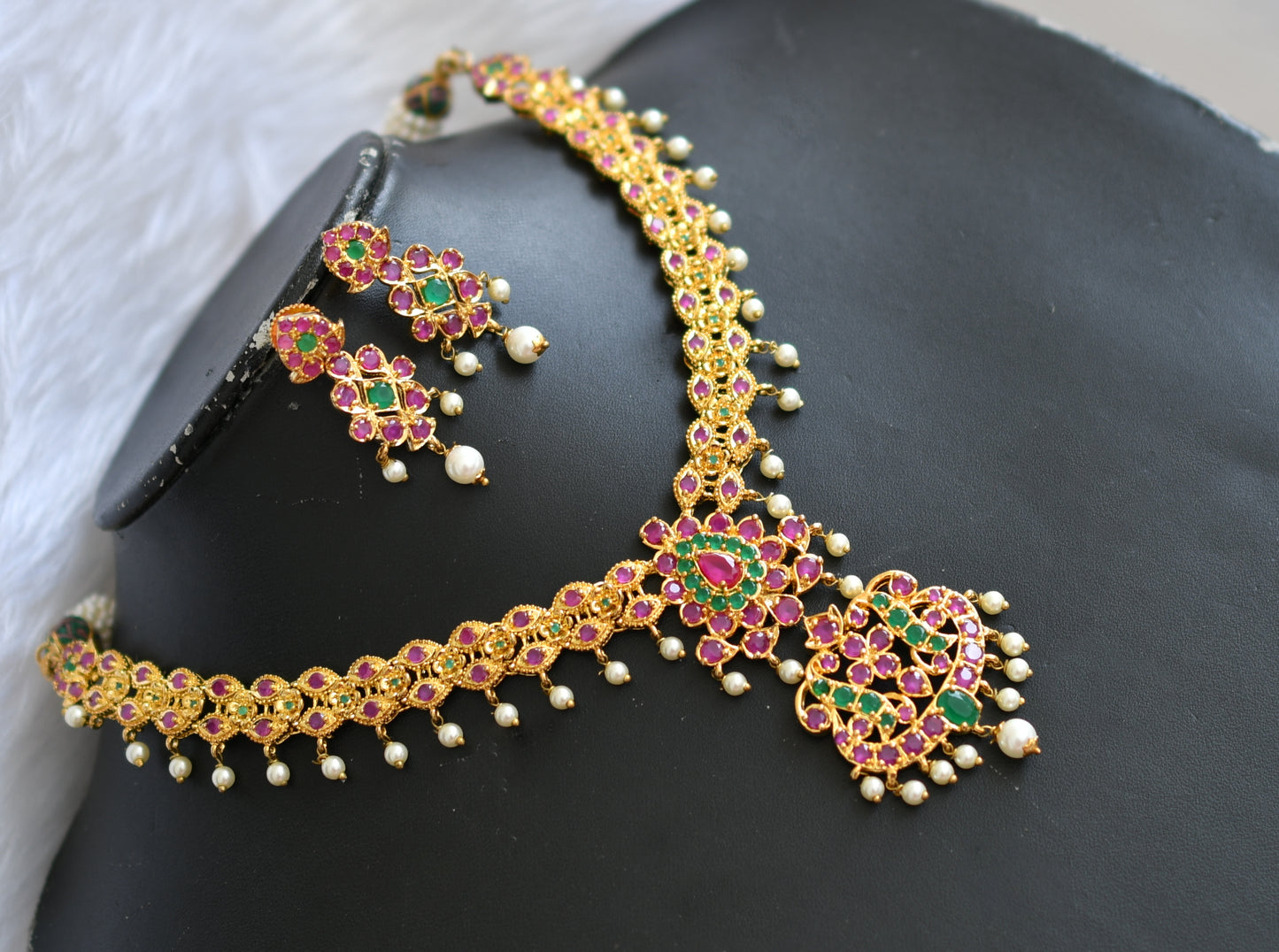 Gold tone ruby-emerald pearl necklace set dj-02018