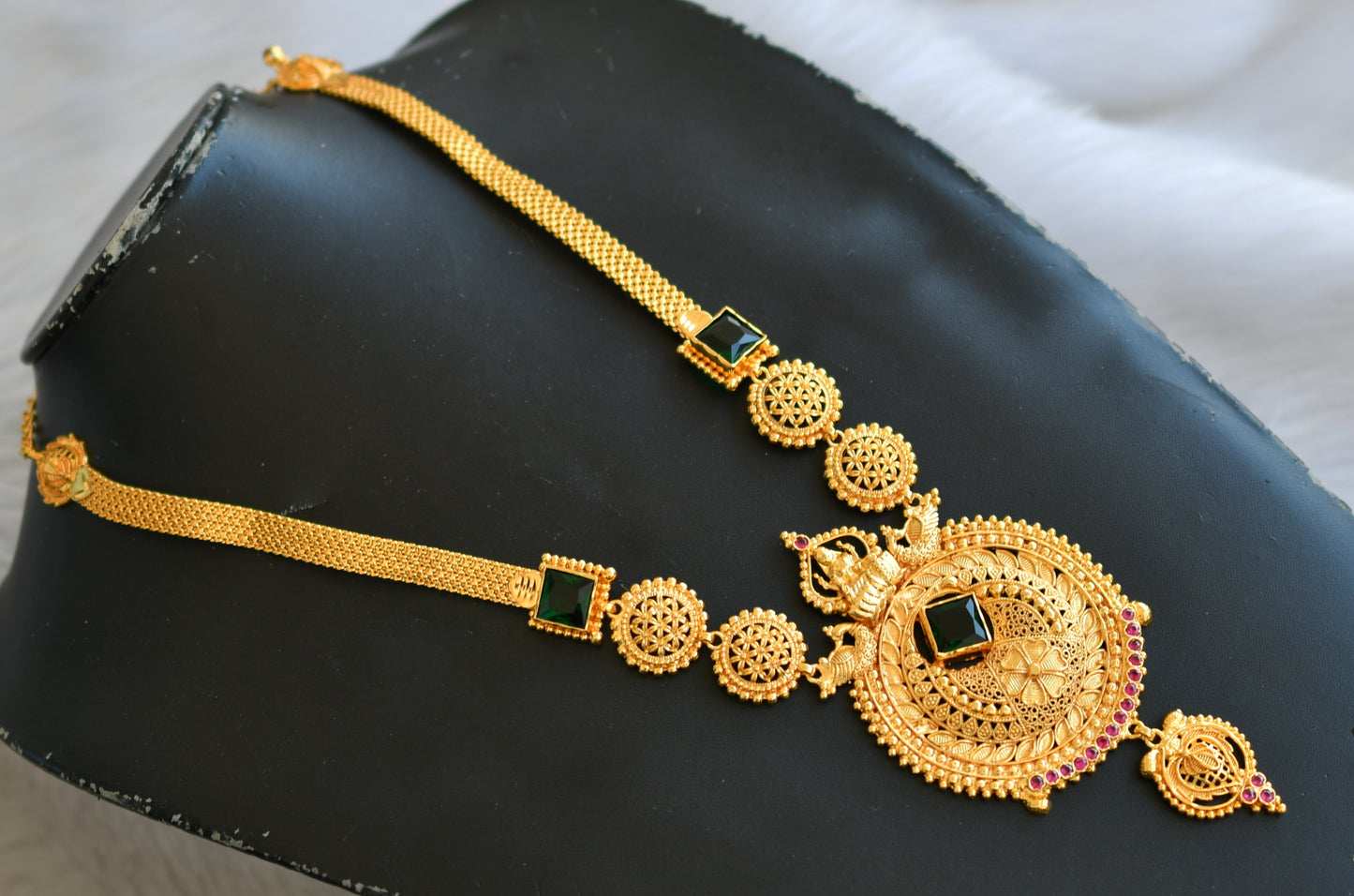 Gold tone pink-green block stone Lakshmi Kerala style haar dj-40297