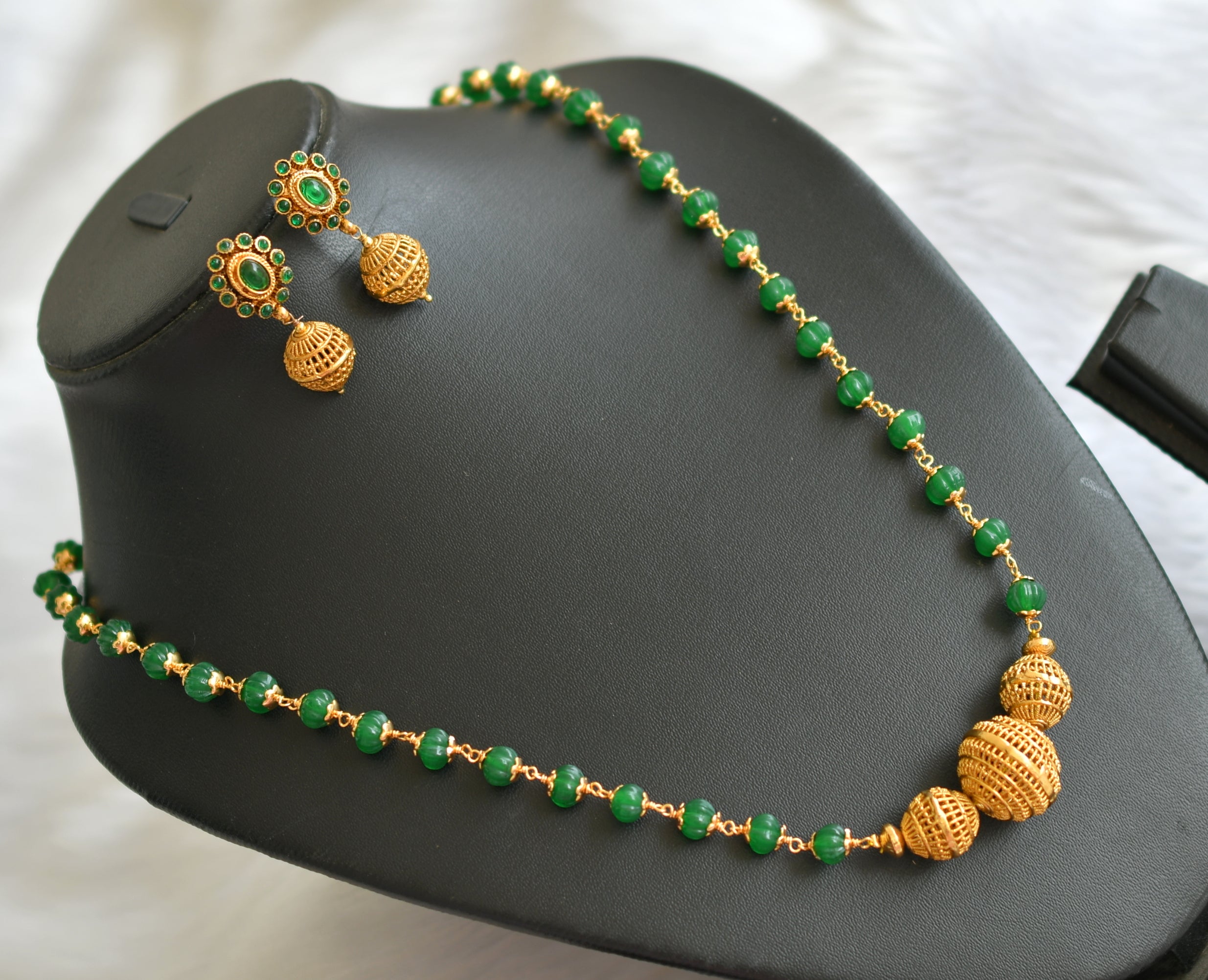 Green beads necklace deals designs