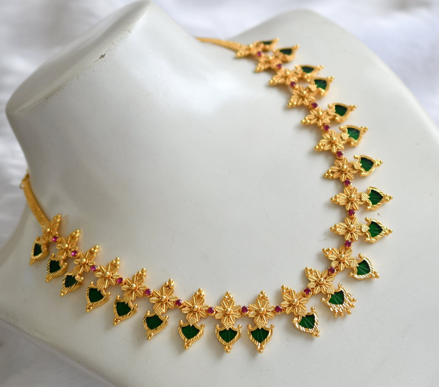 Gold tone green palakka flower necklace dj-34030