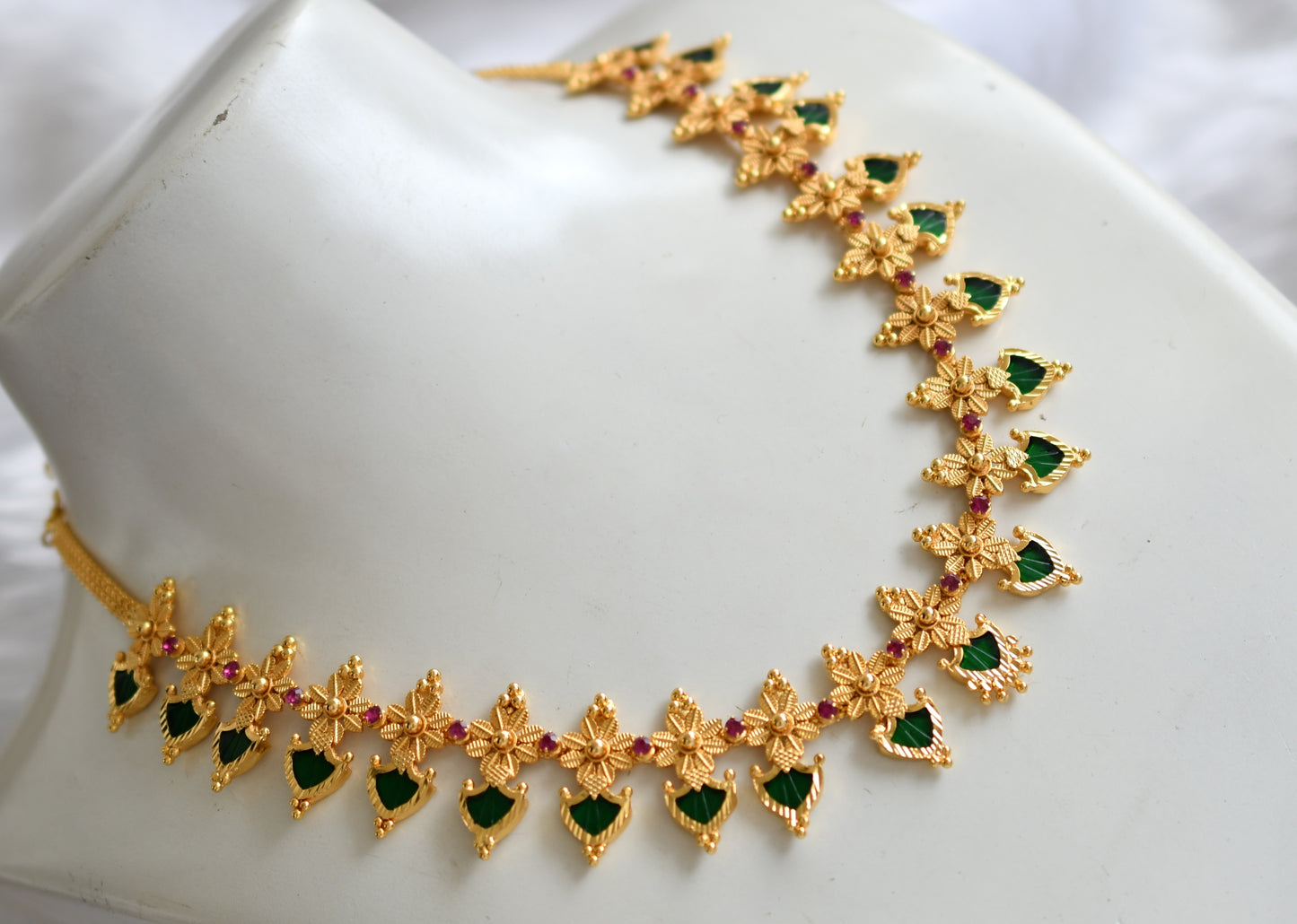 Gold tone green palakka flower necklace dj-34030