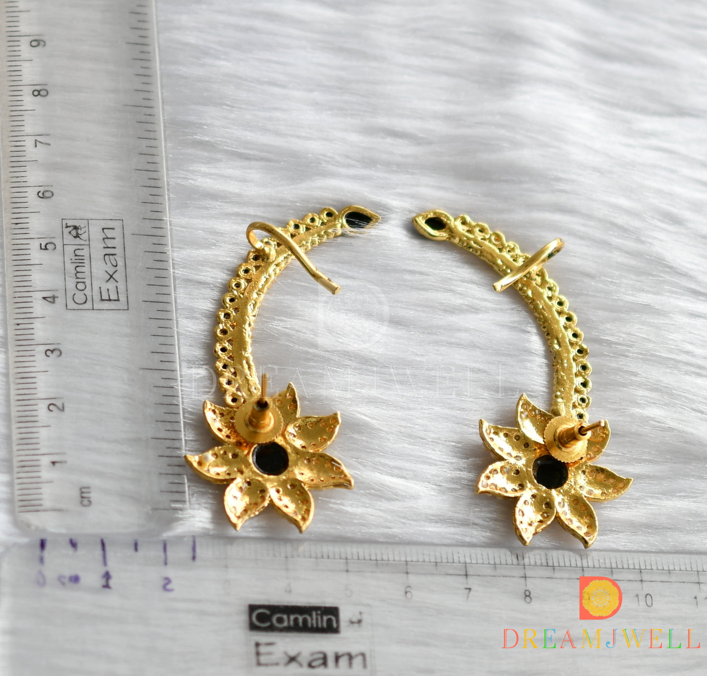 Gold tone black flower ear cuff earrings dj-01184