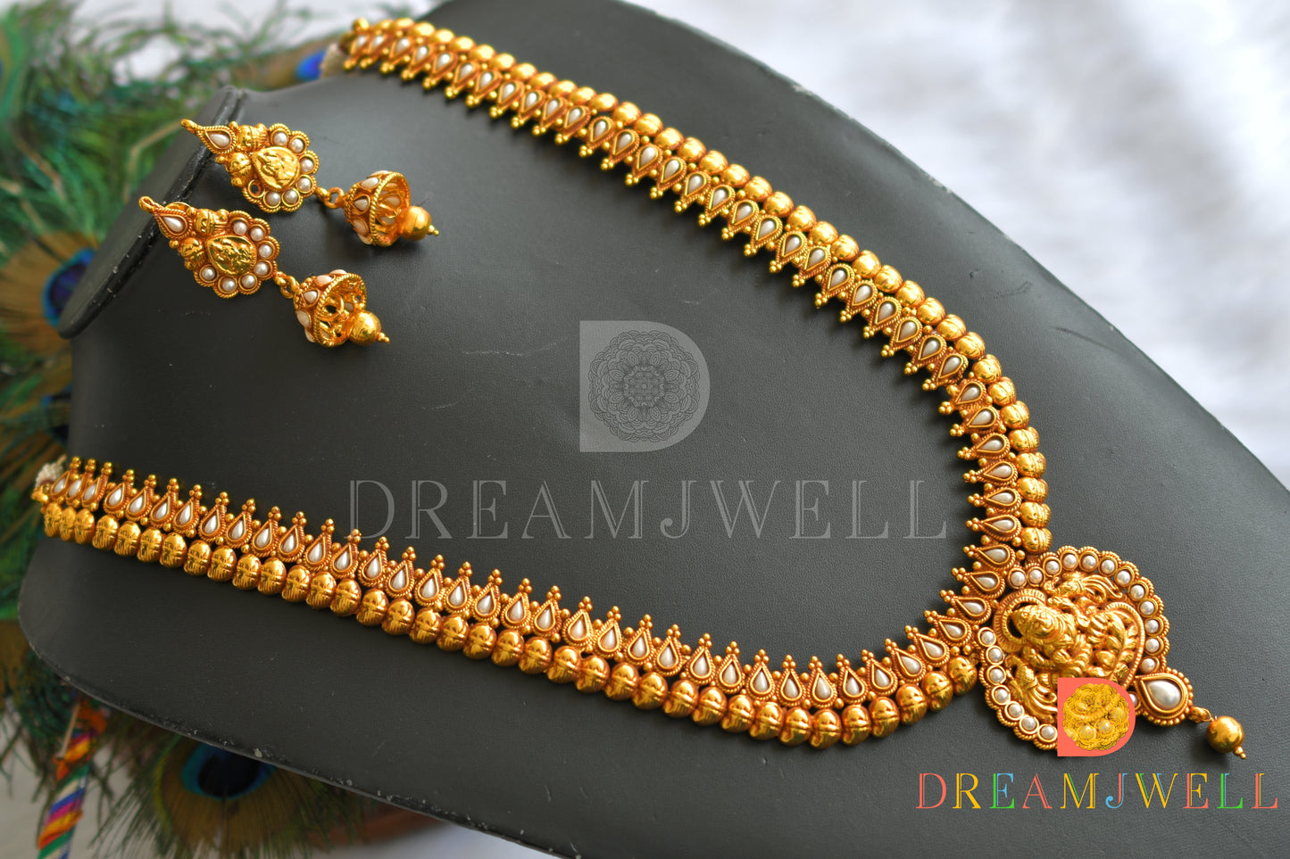 Antique gold tone pearl Lakshmi short haar set dj-19209