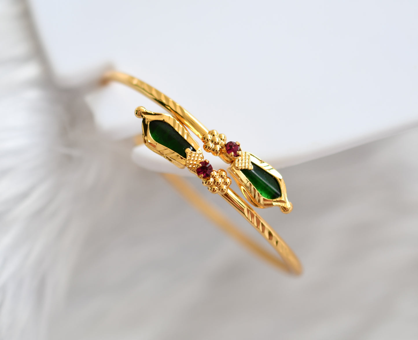 Gold tone pink-green Nagapadam Kerala style kada(2.6) dj-39033