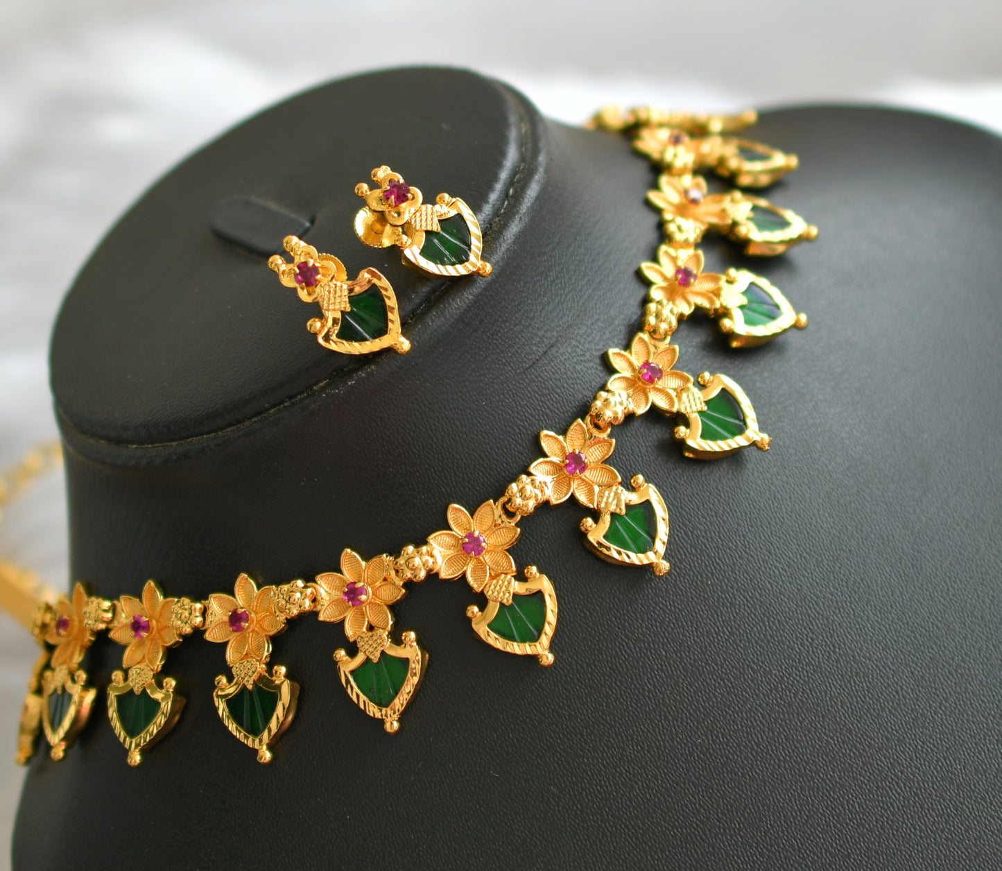 Gold tone Palakka green-pink flower Kerala style necklace set dj-38988