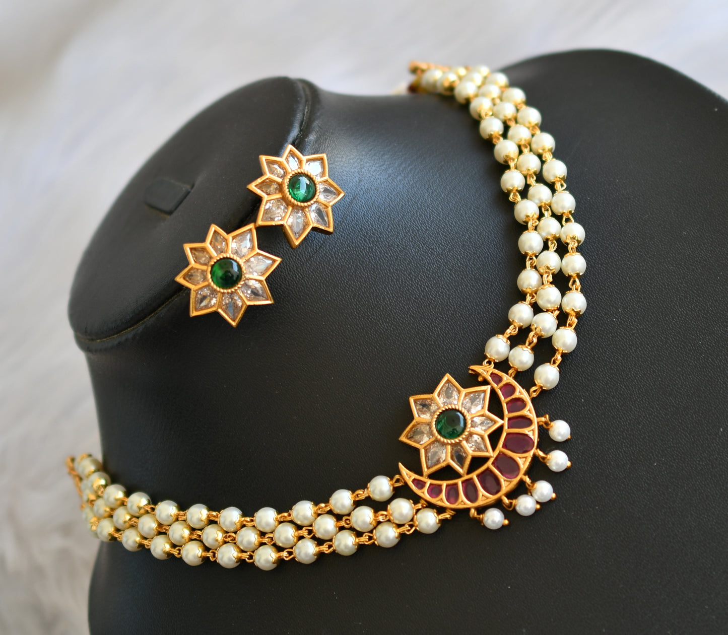 Matte finish ruby-emerald-white moon-flower pearl choker necklace set dj-40349