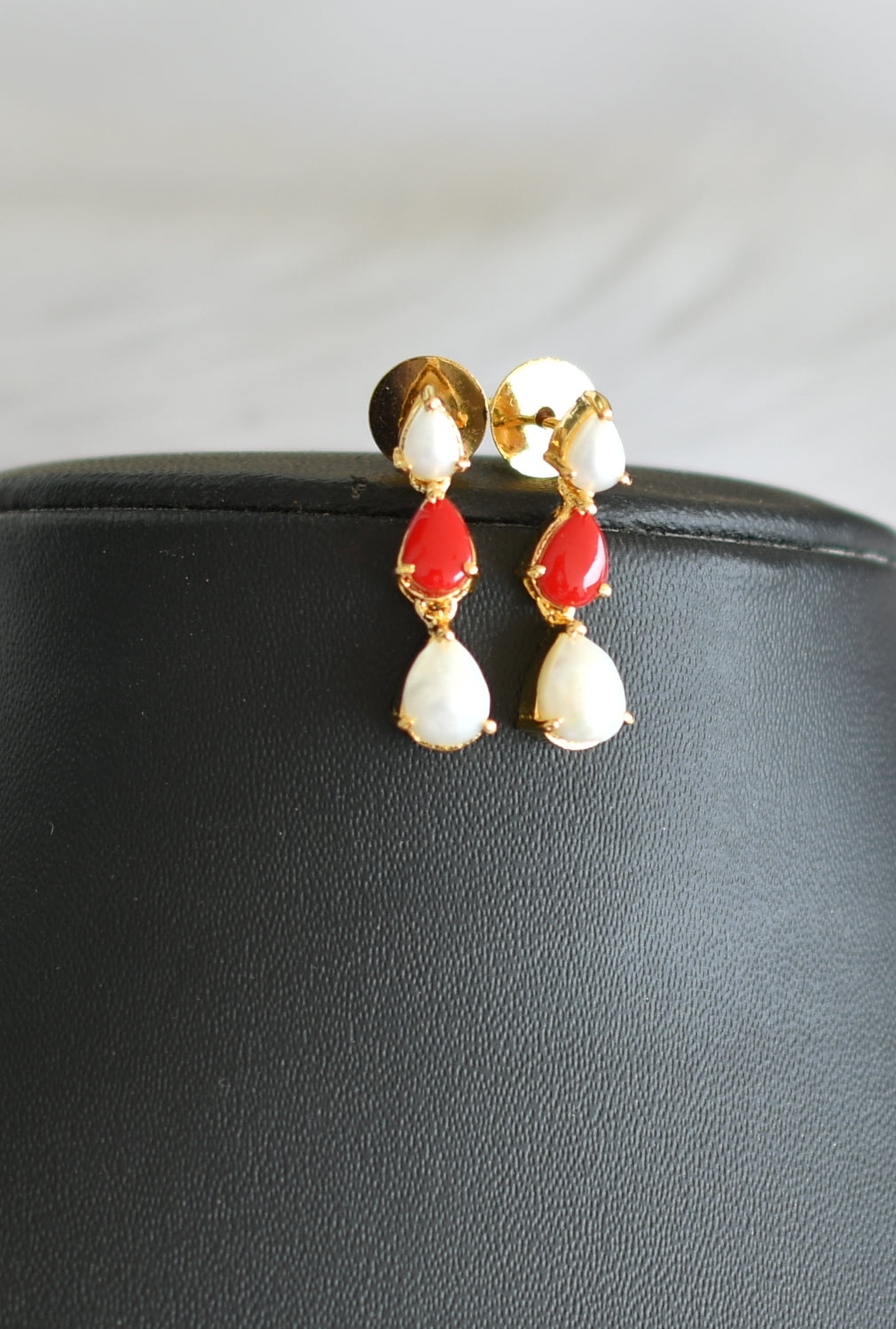 Gold tone pearl-coral stone necklace set dj-41723