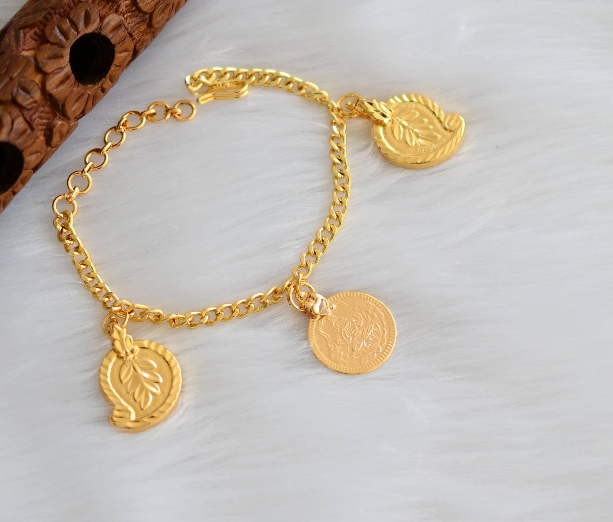 Coin Bracelet, Gold Chunky Bracelet, Big Coin Bracelet, Greek Coin Bracelet,  Large Coin Bracelet for Woman, Bulky Thick Chain Bracelet - Etsy