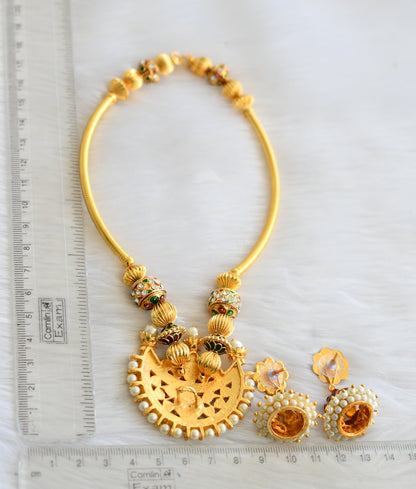 Gold tone moon pendant kemp-green temple necklace set dj-02792