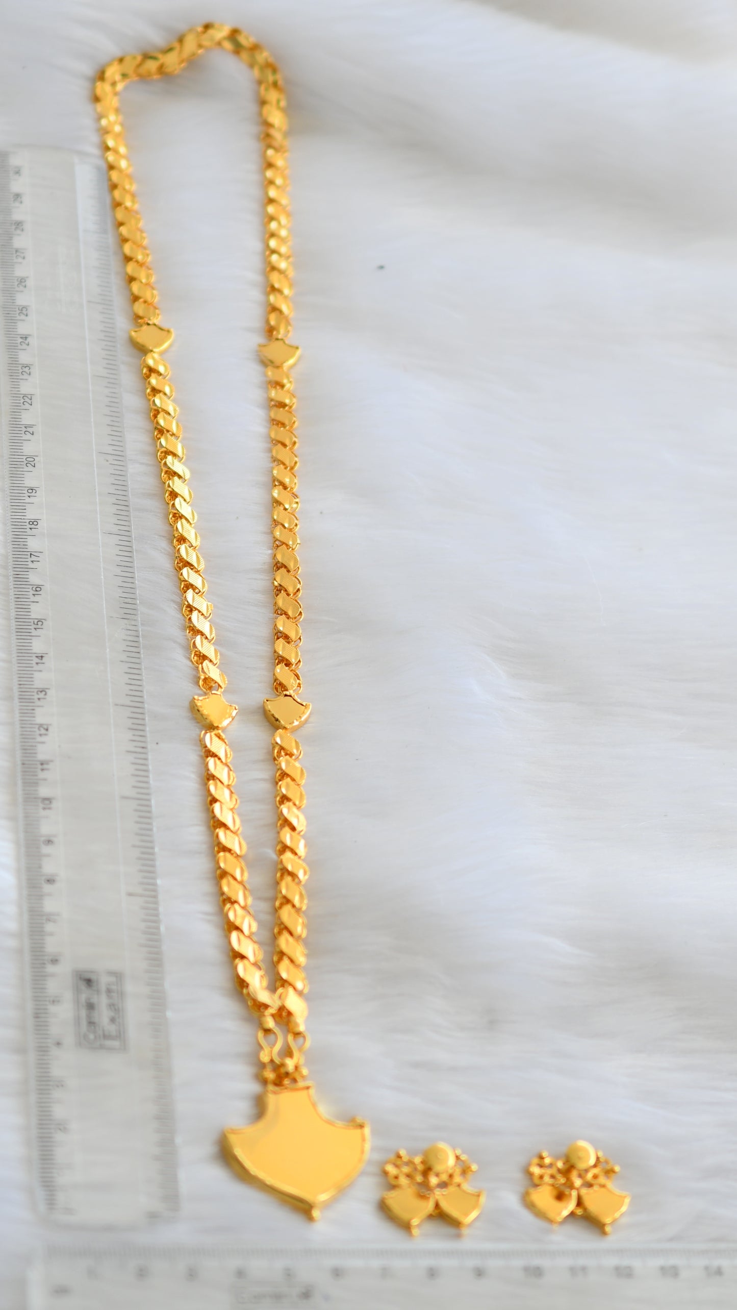 Gold tone green palakka long chain set dj-30345