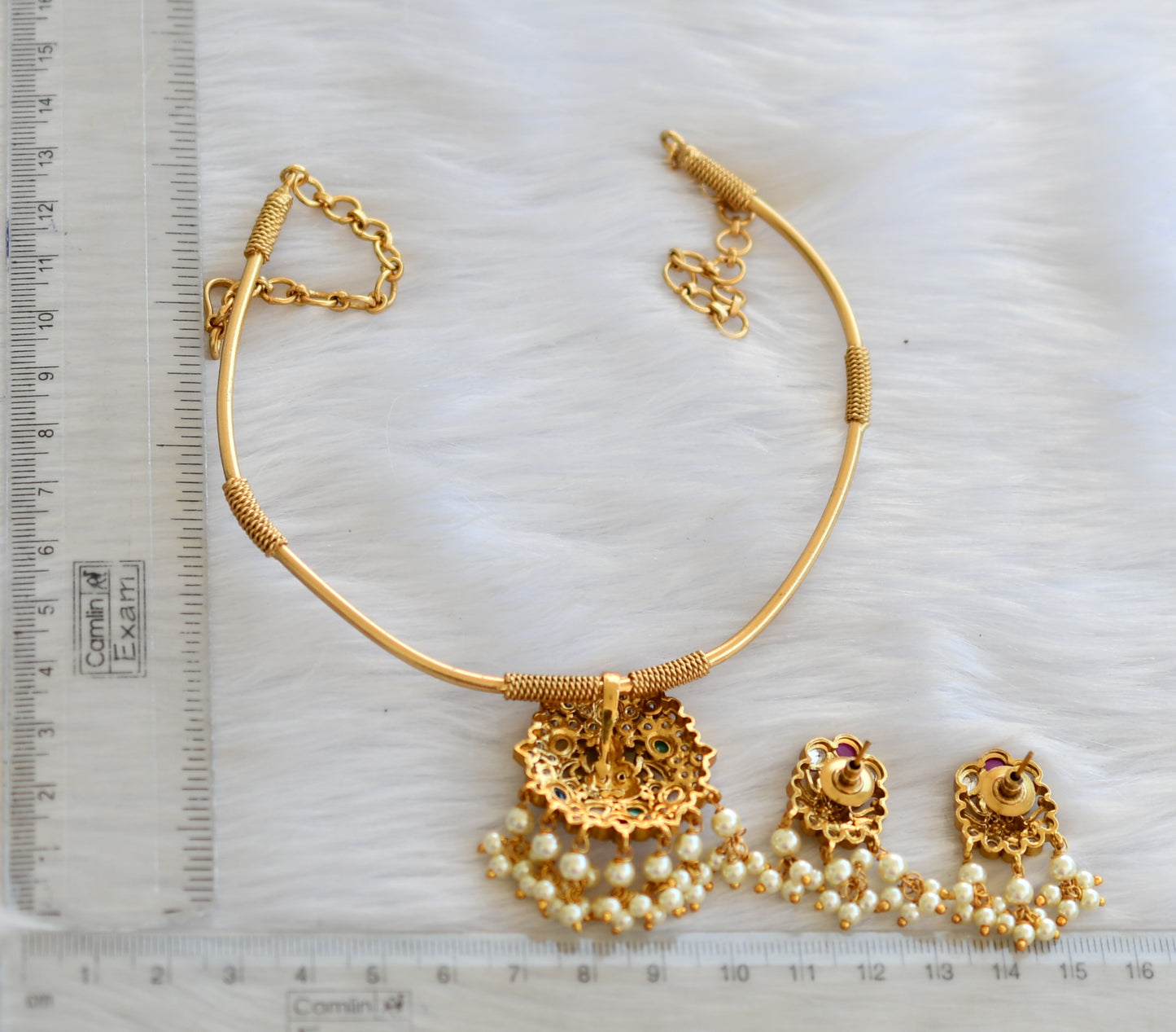Matte finish navarathna stone Lakshmi pearl cluster hasli necklace set dj-40386