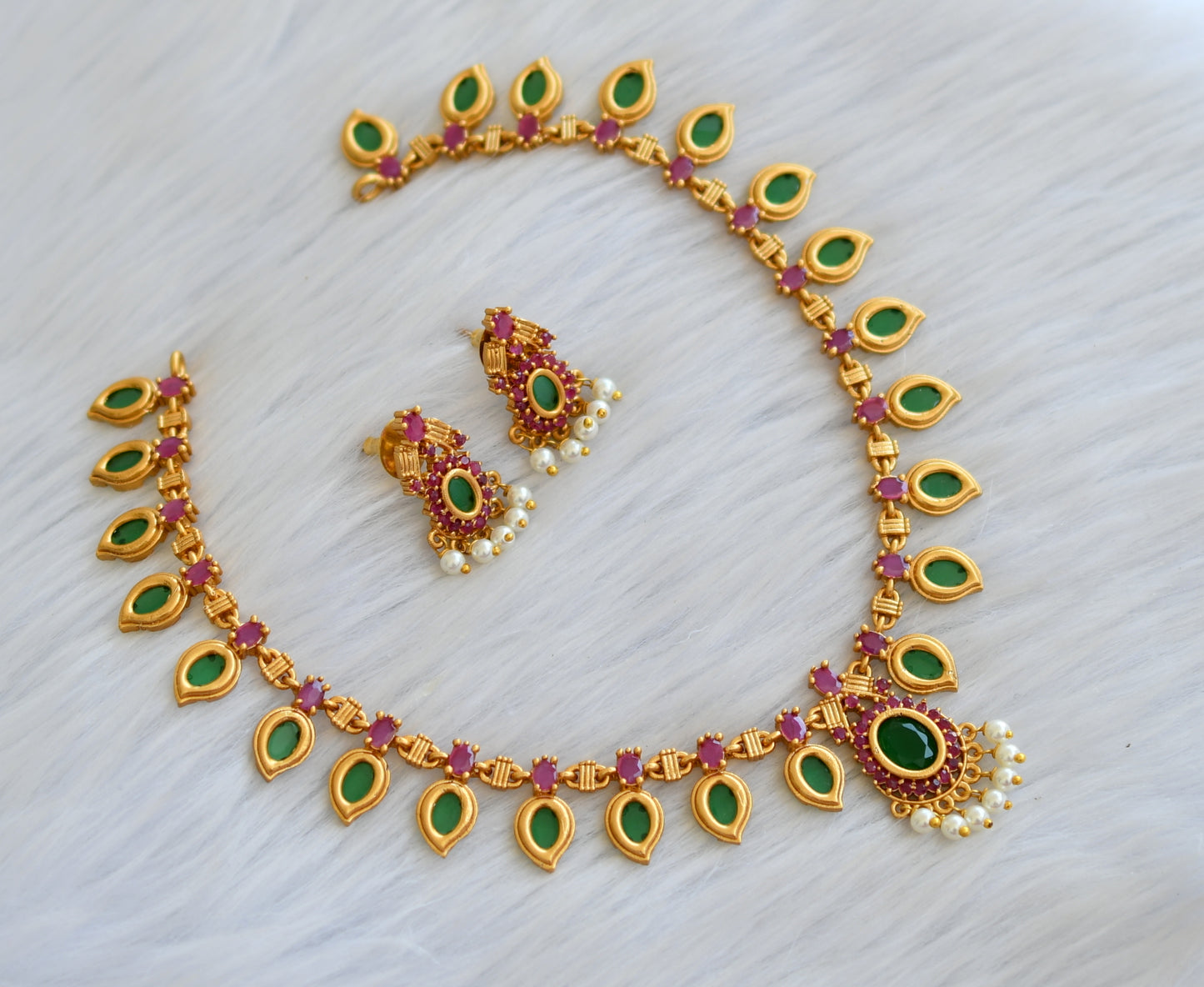 Matte finish ruby-emerald necklace set dj-40388