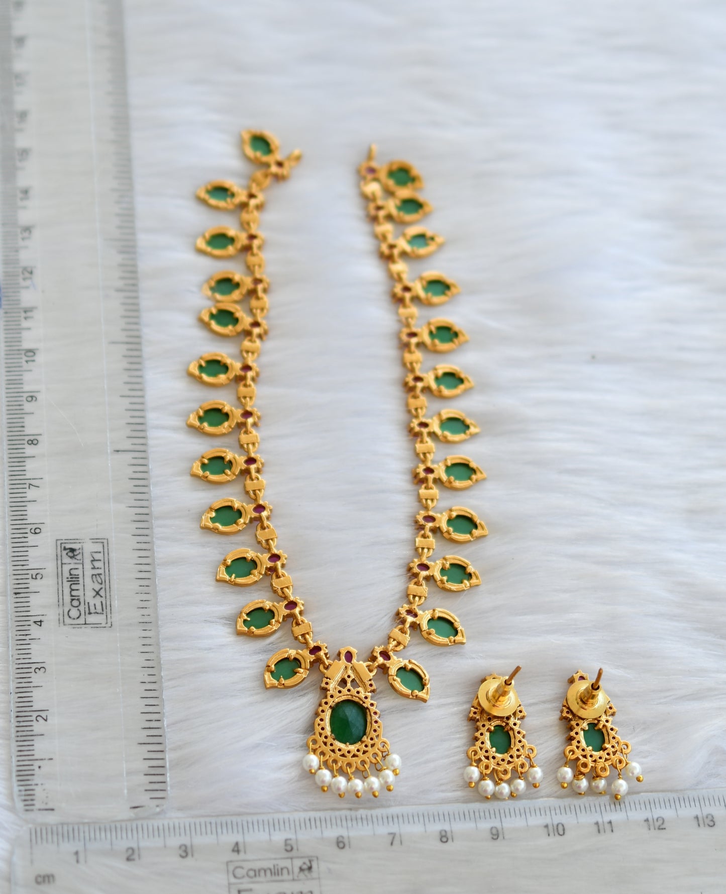 Matte finish ruby-emerald necklace set dj-40388