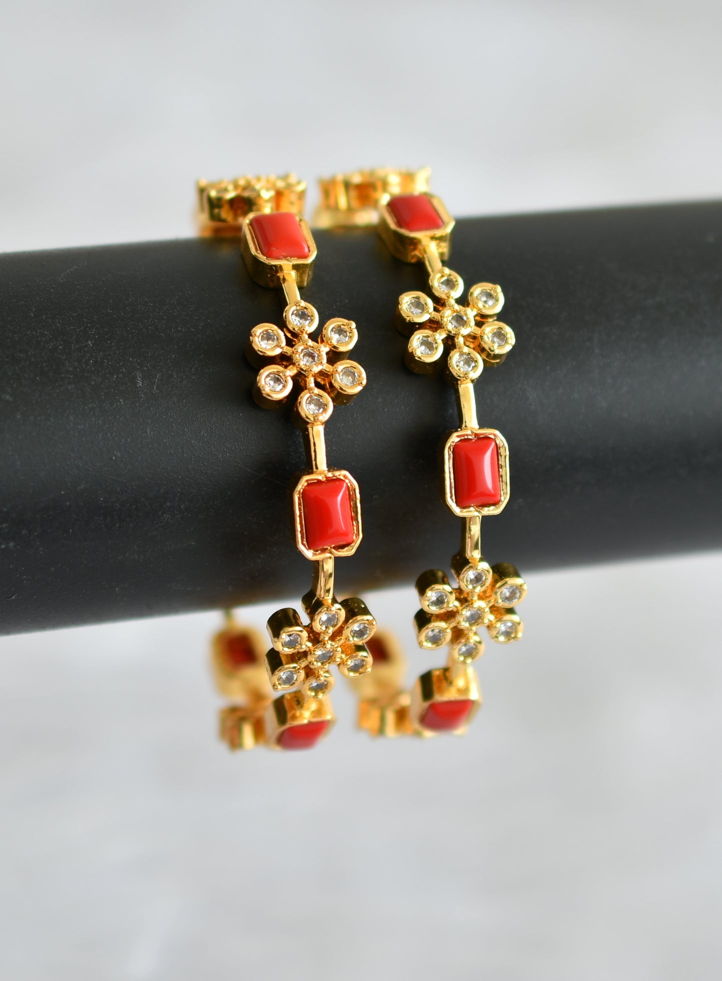 Gold tone coral white stone bangles(2.6) dj-40391