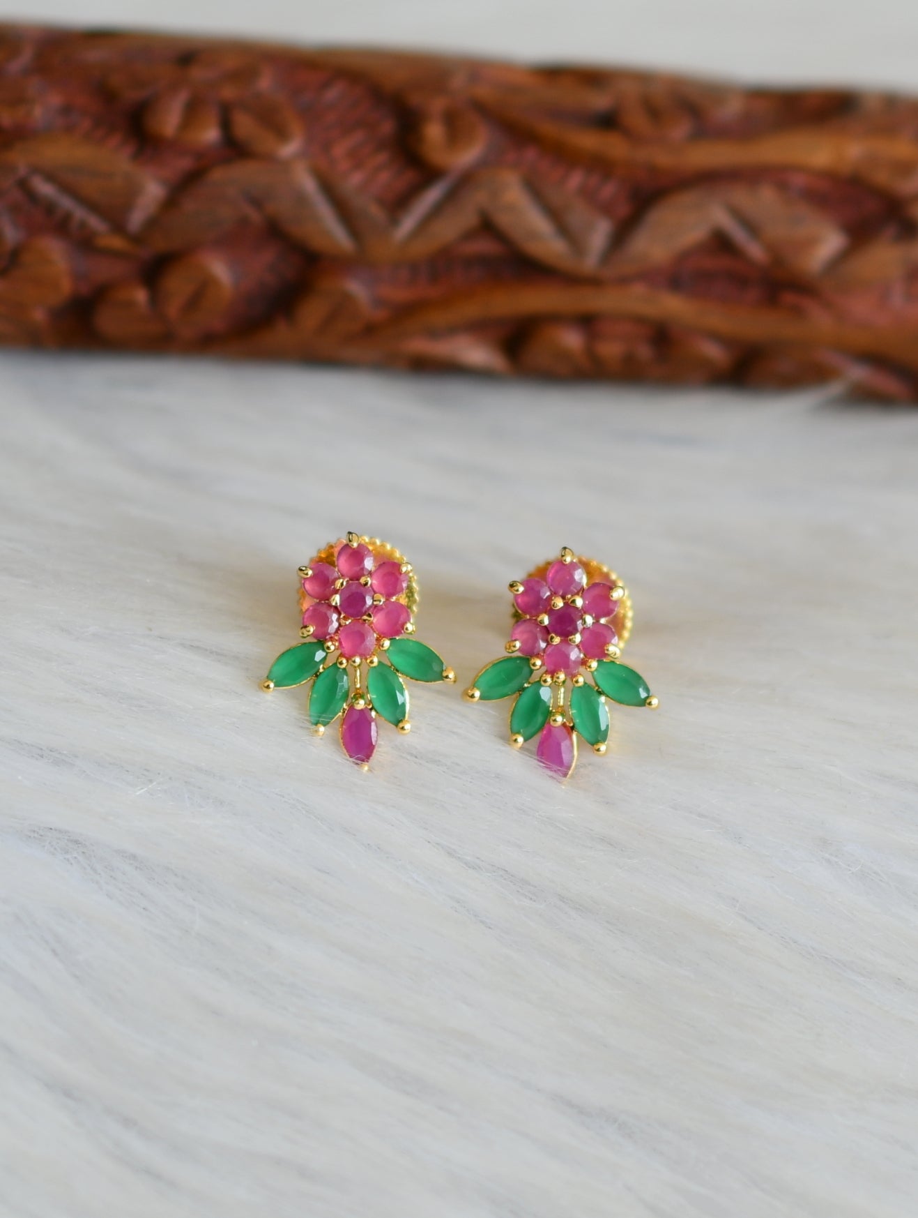 Gold tone ruby-green stone flower earrings dj-41736