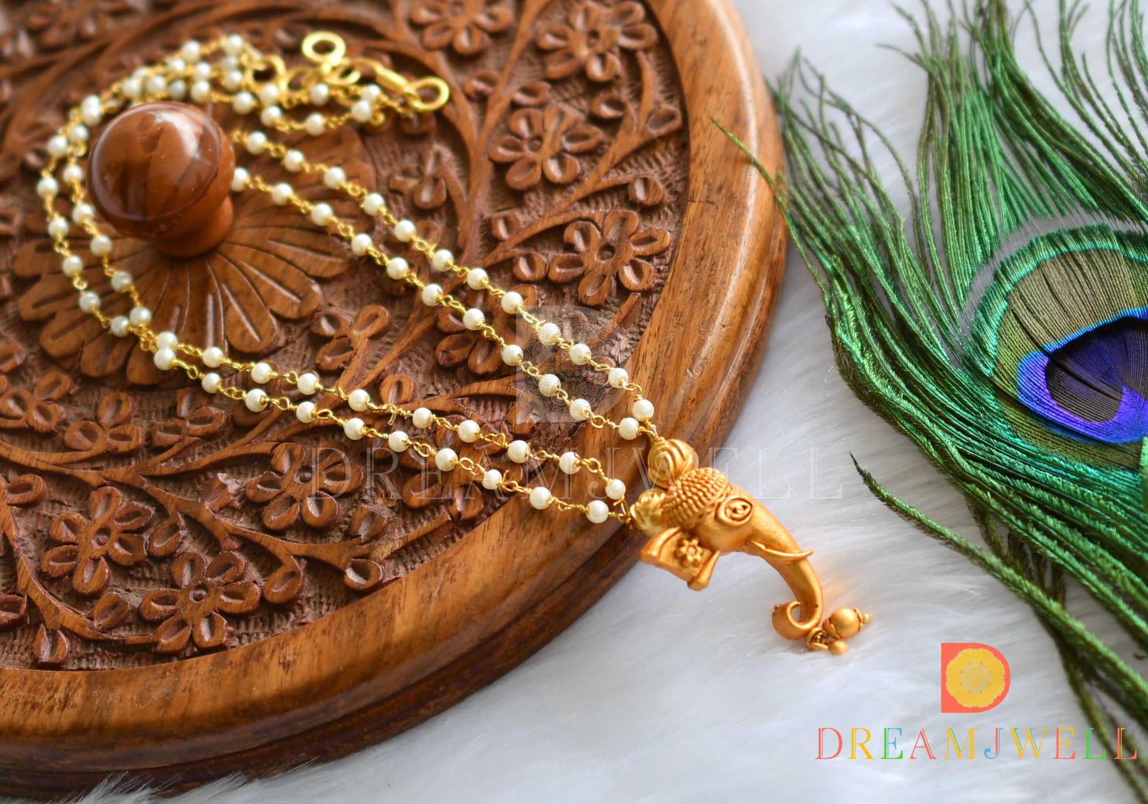 Golden Women Elephant Head Shape Gold Pendant Necklace at Rs 20499 in Surat