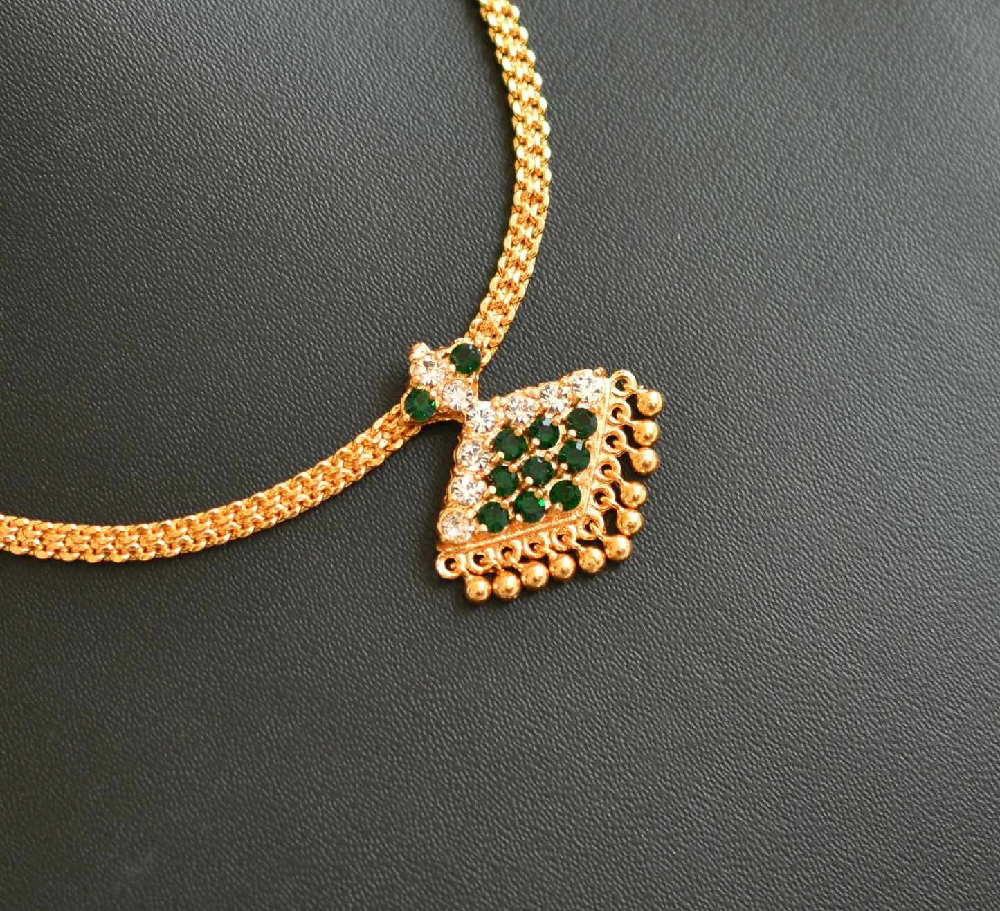 Gold tone green-white stone Kerala style small pathakkam necklace dj-39020