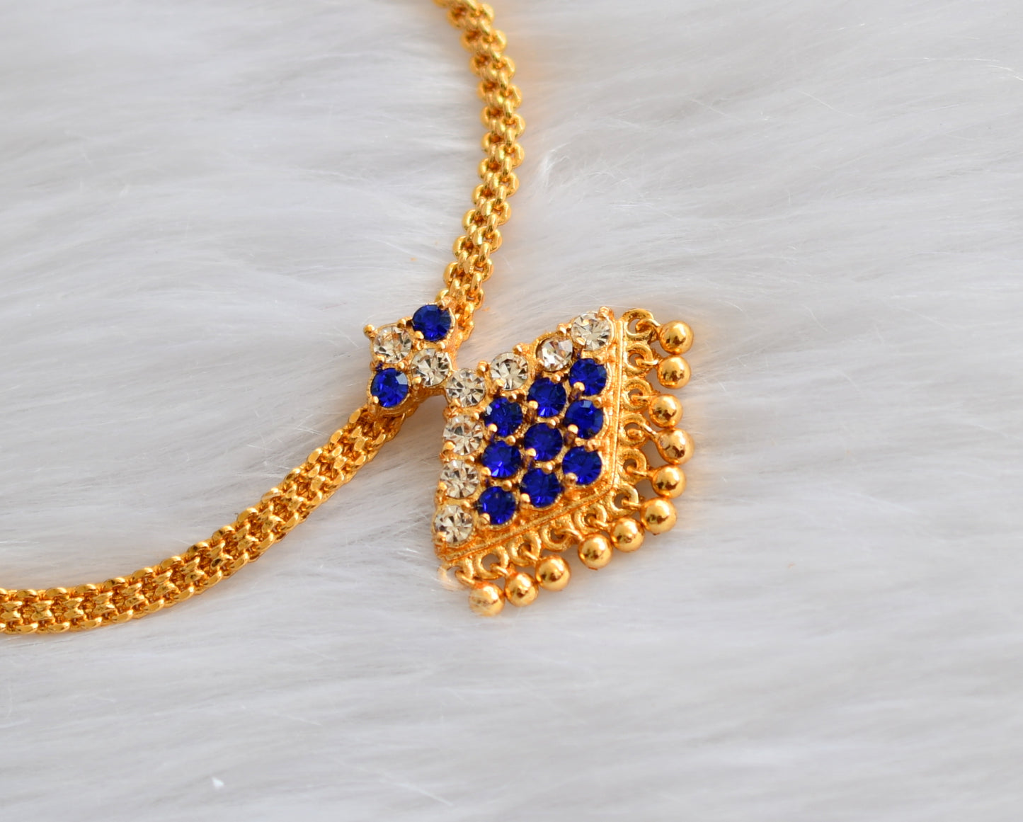 Gold tone blue-white stone Kerala style small pathakkam necklace dj-39022