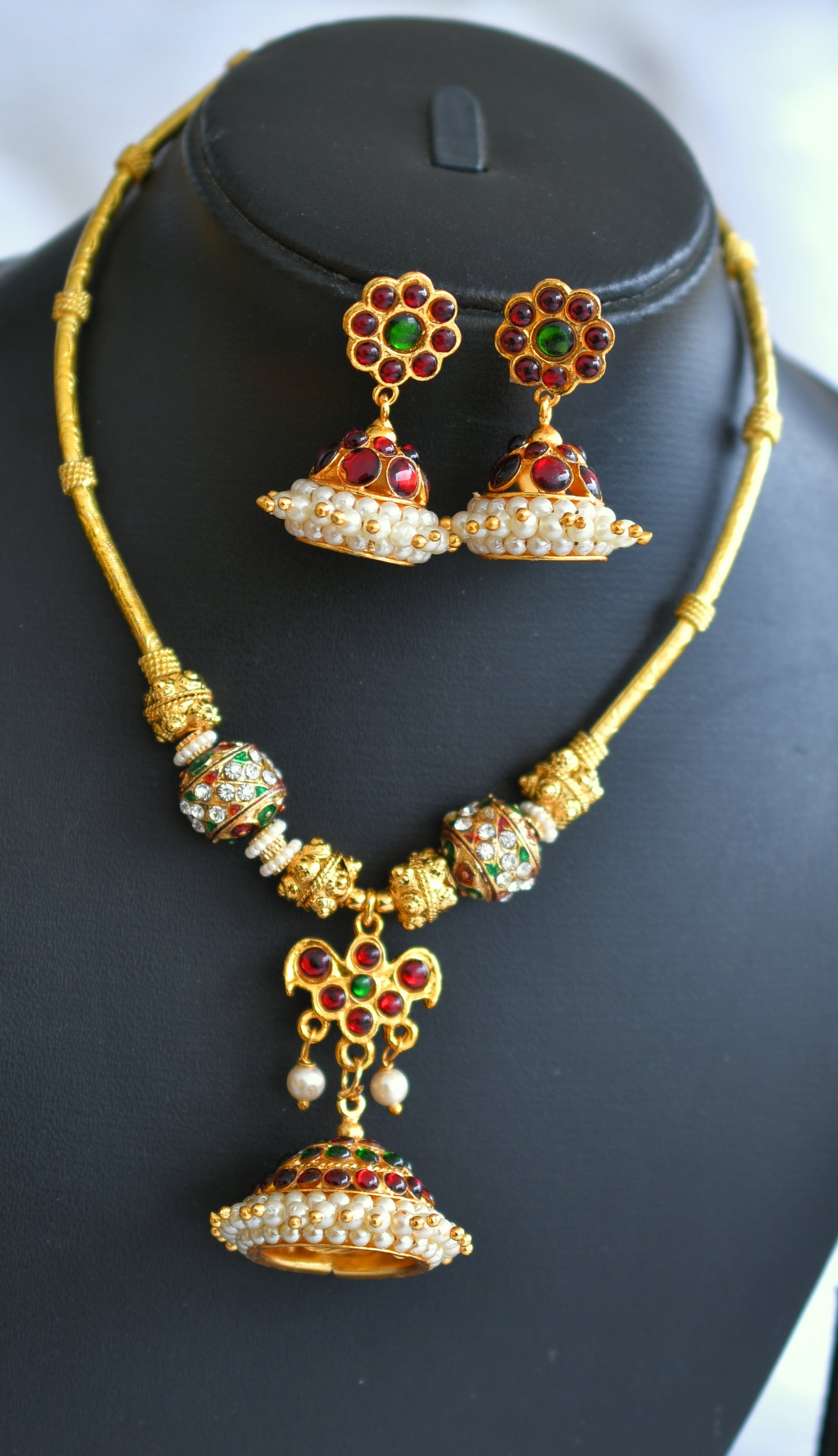 Gold tone kemp-green jhumkka pendant hand made temple necklace set dj-02805