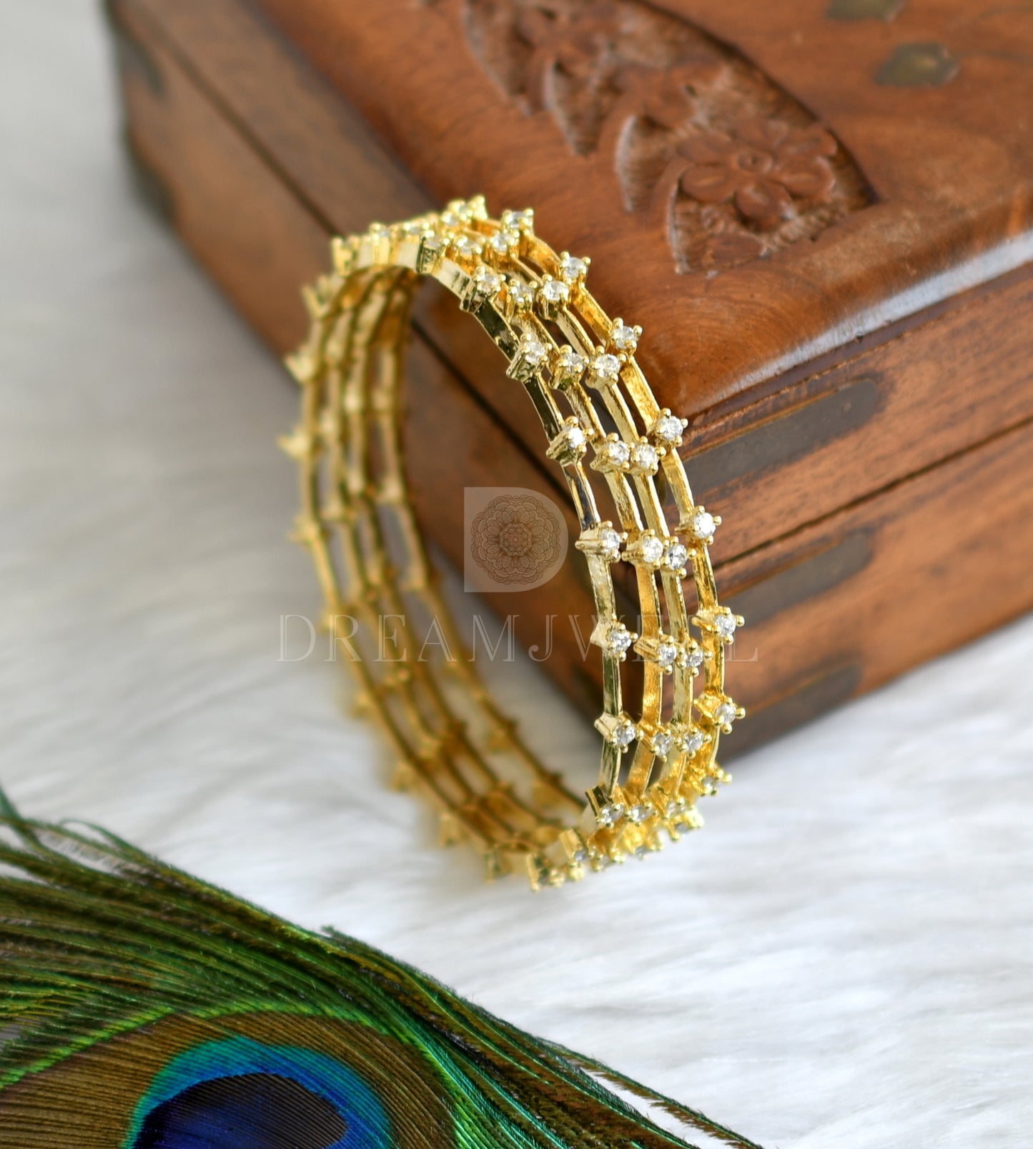 Gold tone white bangles (2.6) dj-25298