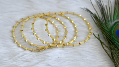 Gold tone white set of 4 bangles (2.8) dj-25299